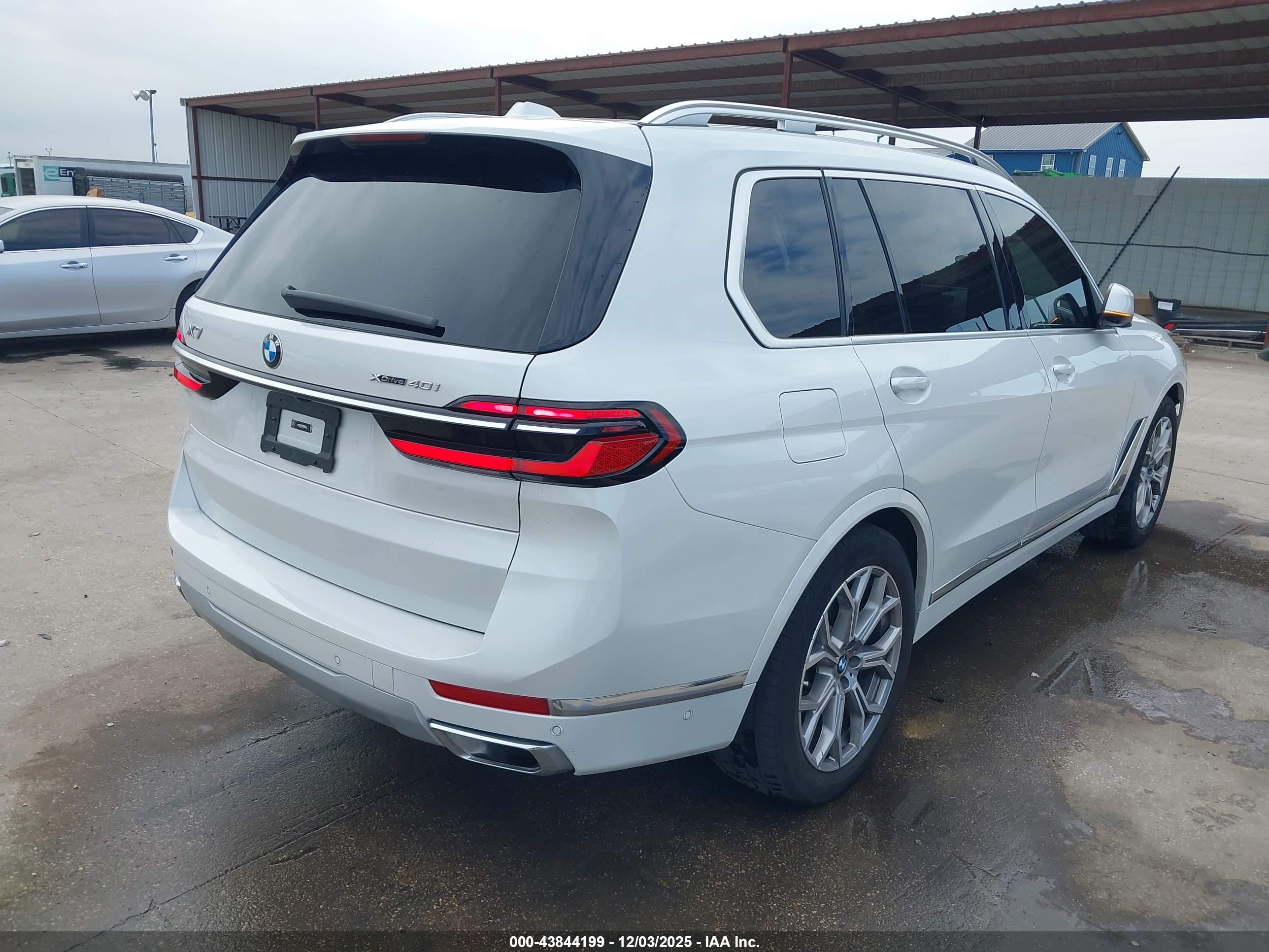 BMW X7 image 4