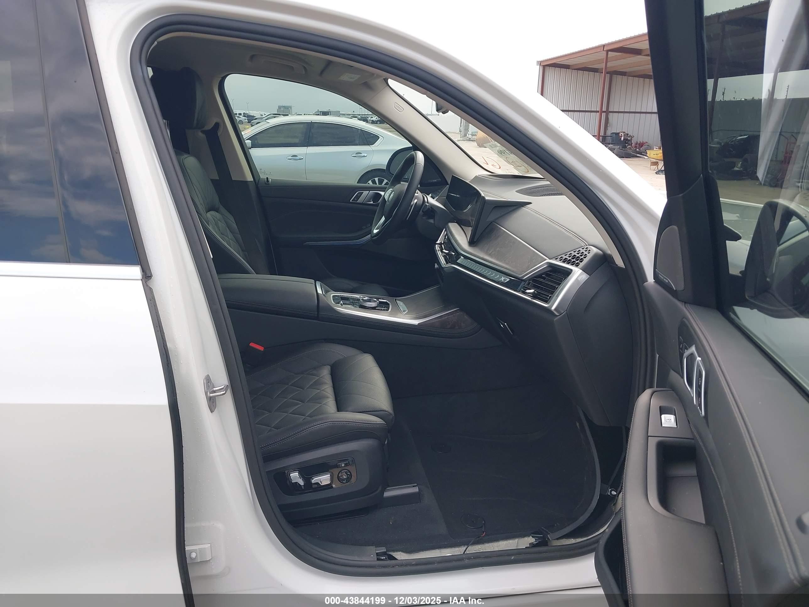 BMW X7 image 5
