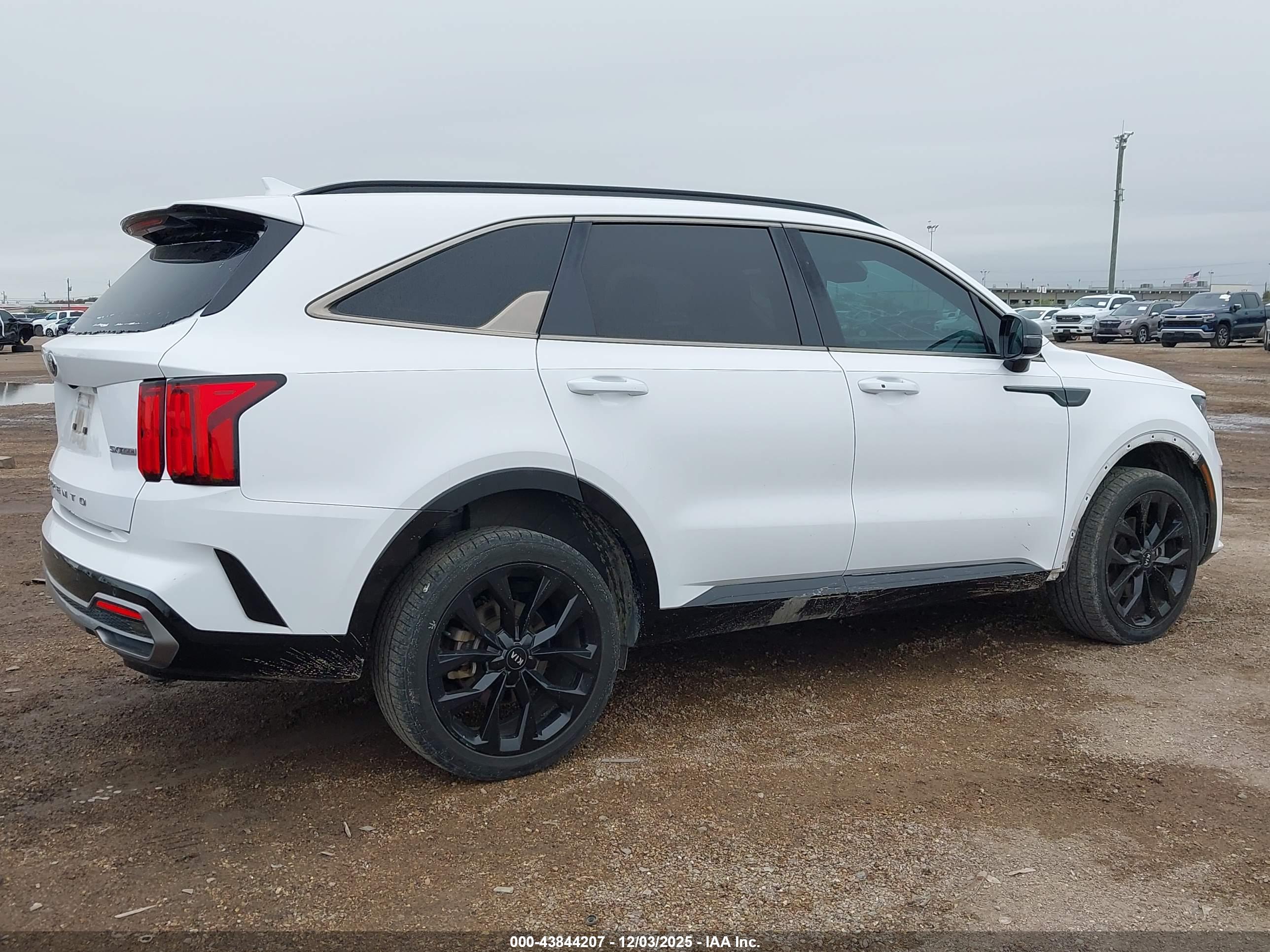 KIA SORENTO image 4
