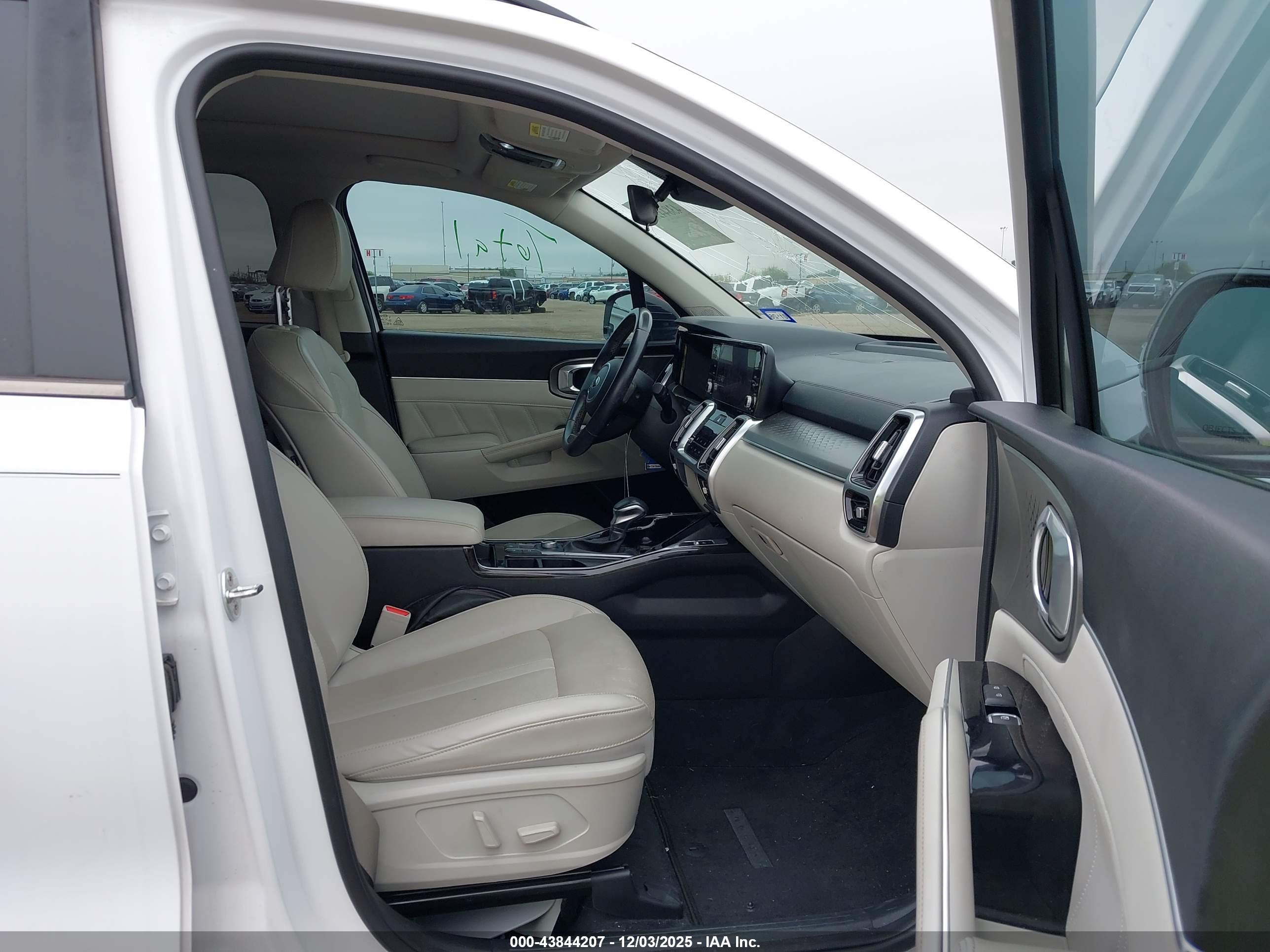 KIA SORENTO image 5
