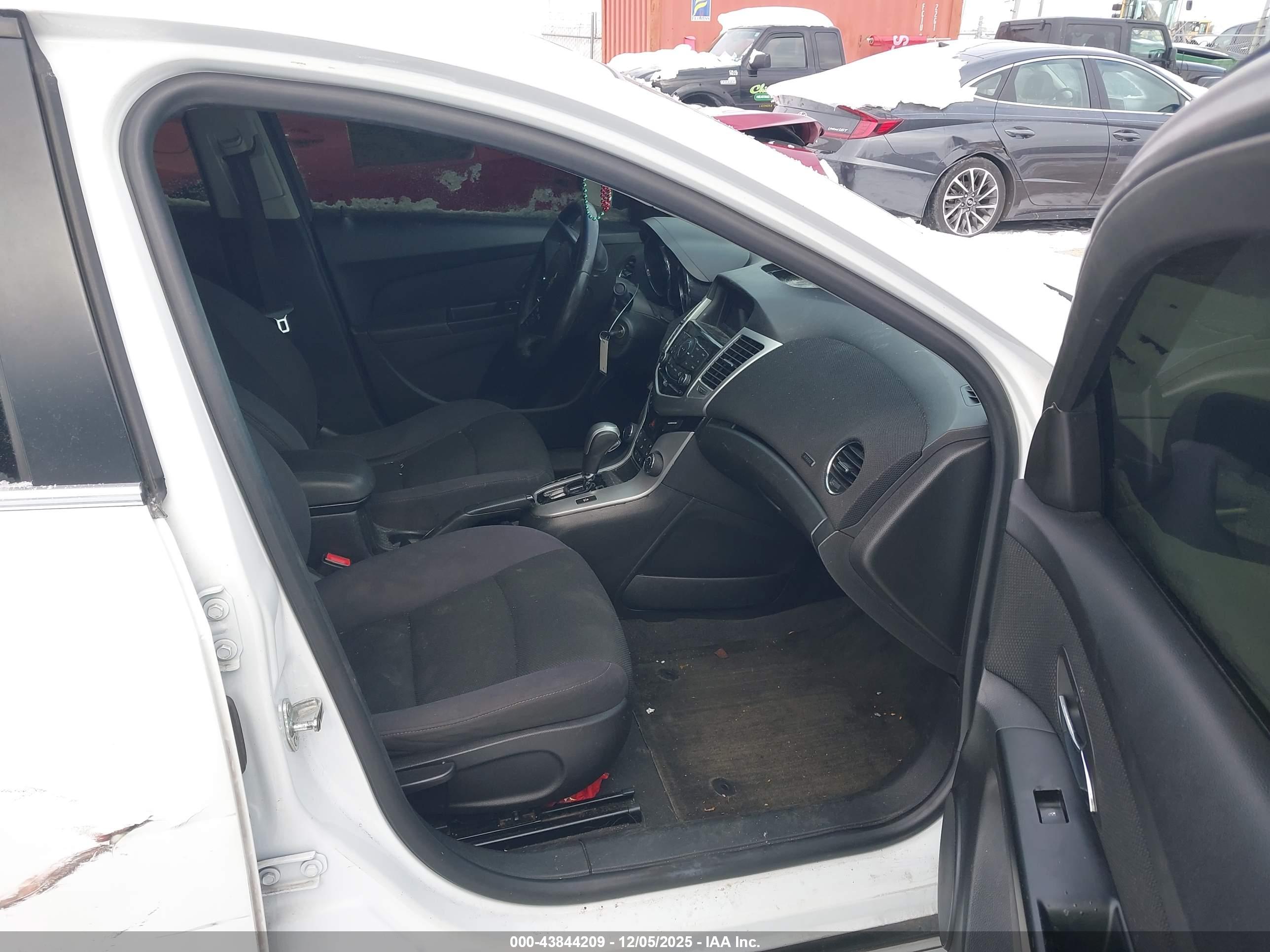 CHEVROLET CRUZE image 5
