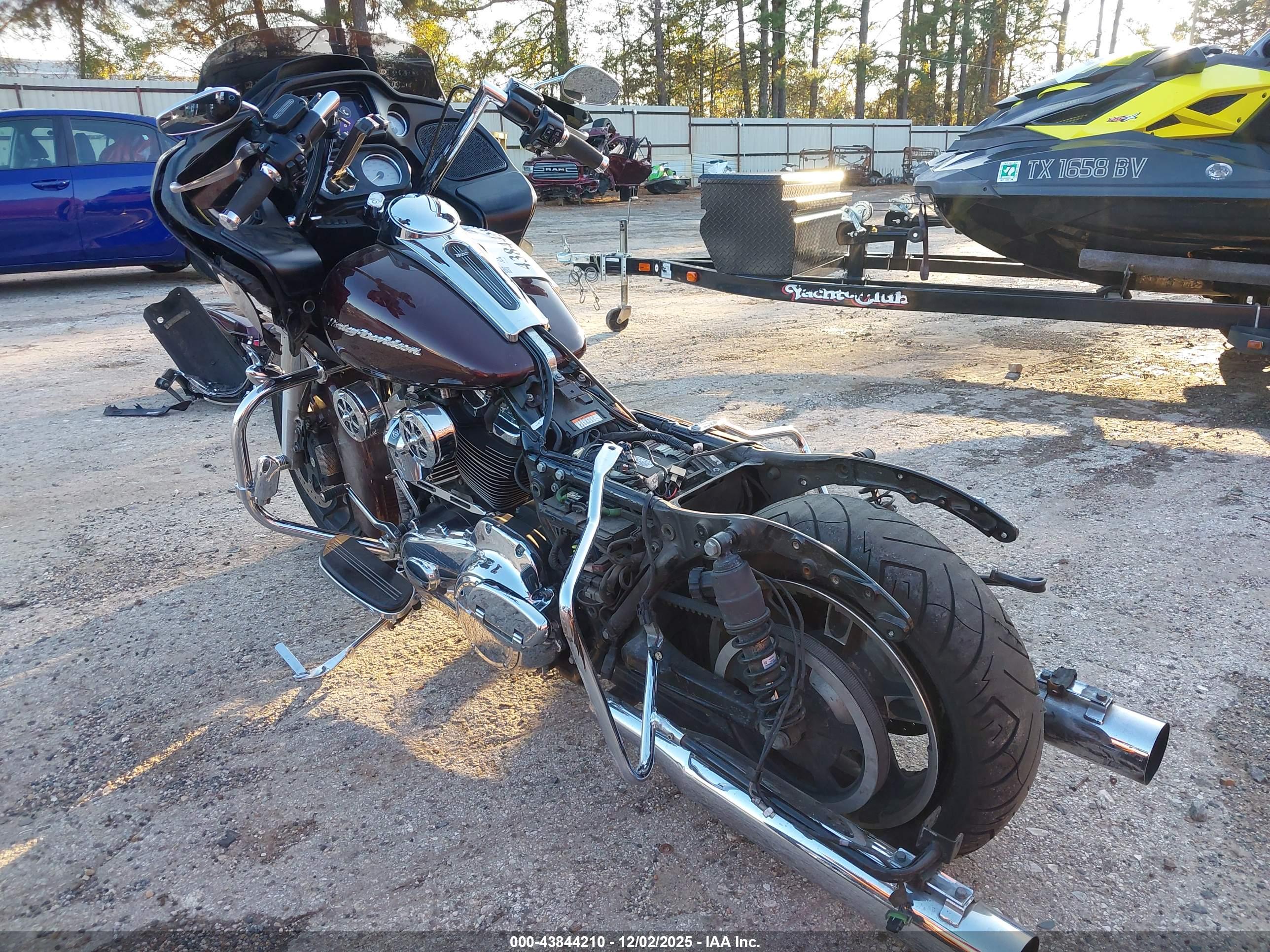 HARLEY-DAVIDSON FLTRX image 3