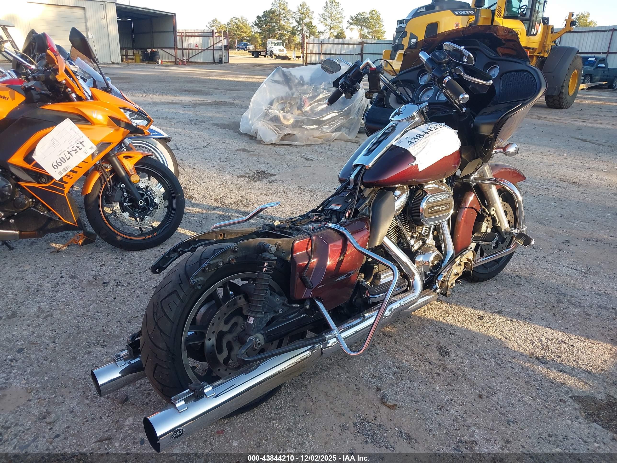HARLEY-DAVIDSON FLTRX image 4