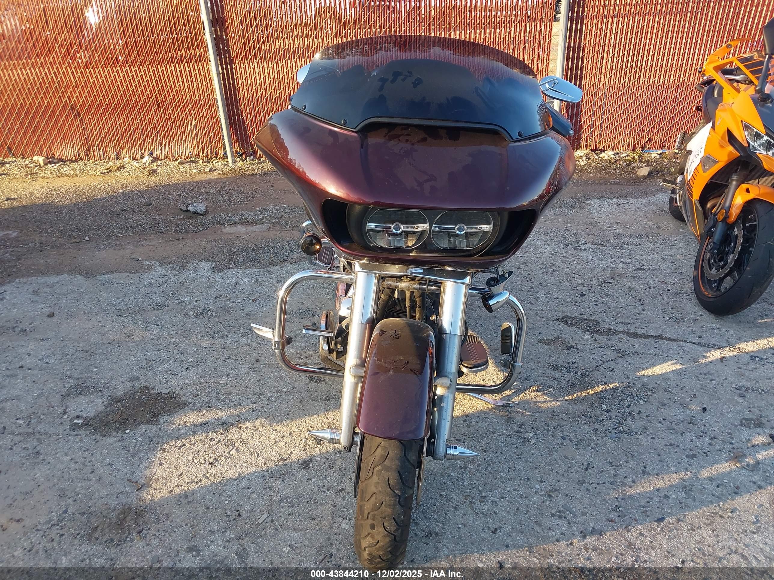 HARLEY-DAVIDSON FLTRX image 5