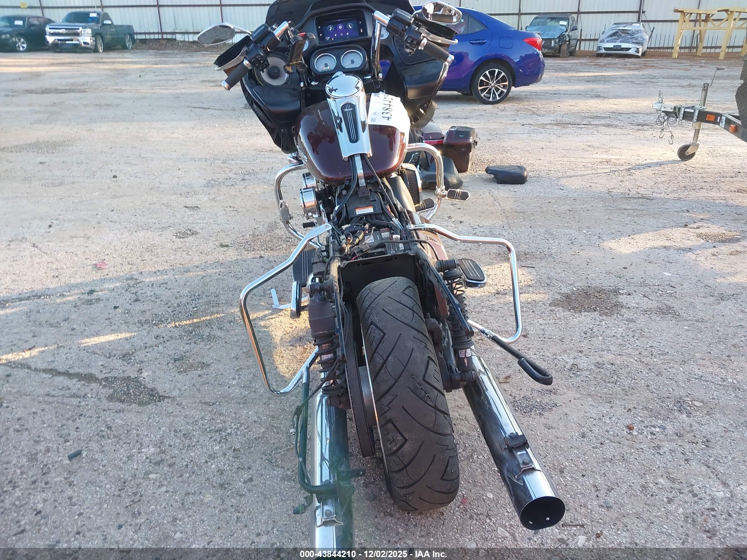 HARLEY-DAVIDSON FLTRX image 6