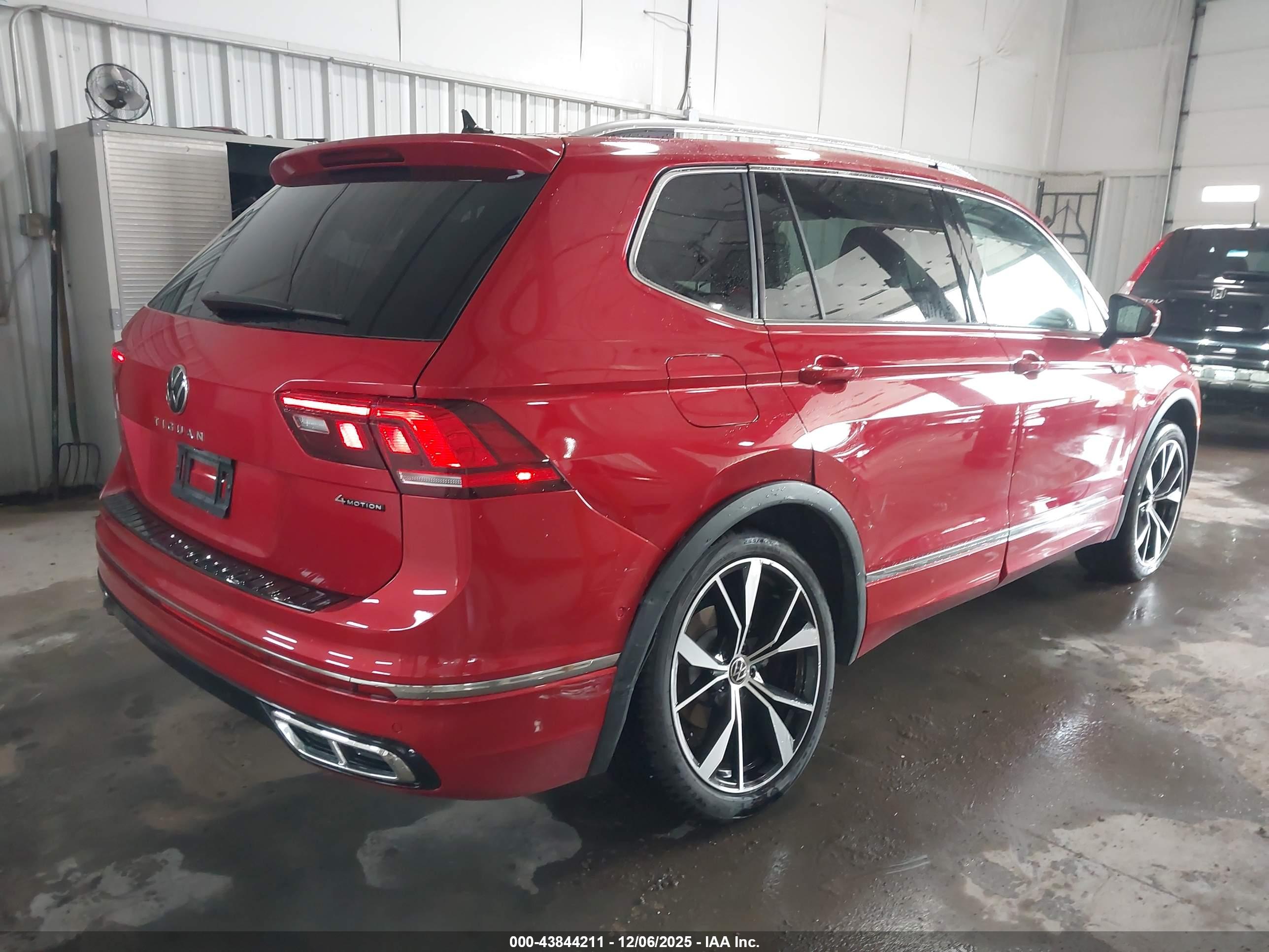 VOLKSWAGEN TIGUAN image 4