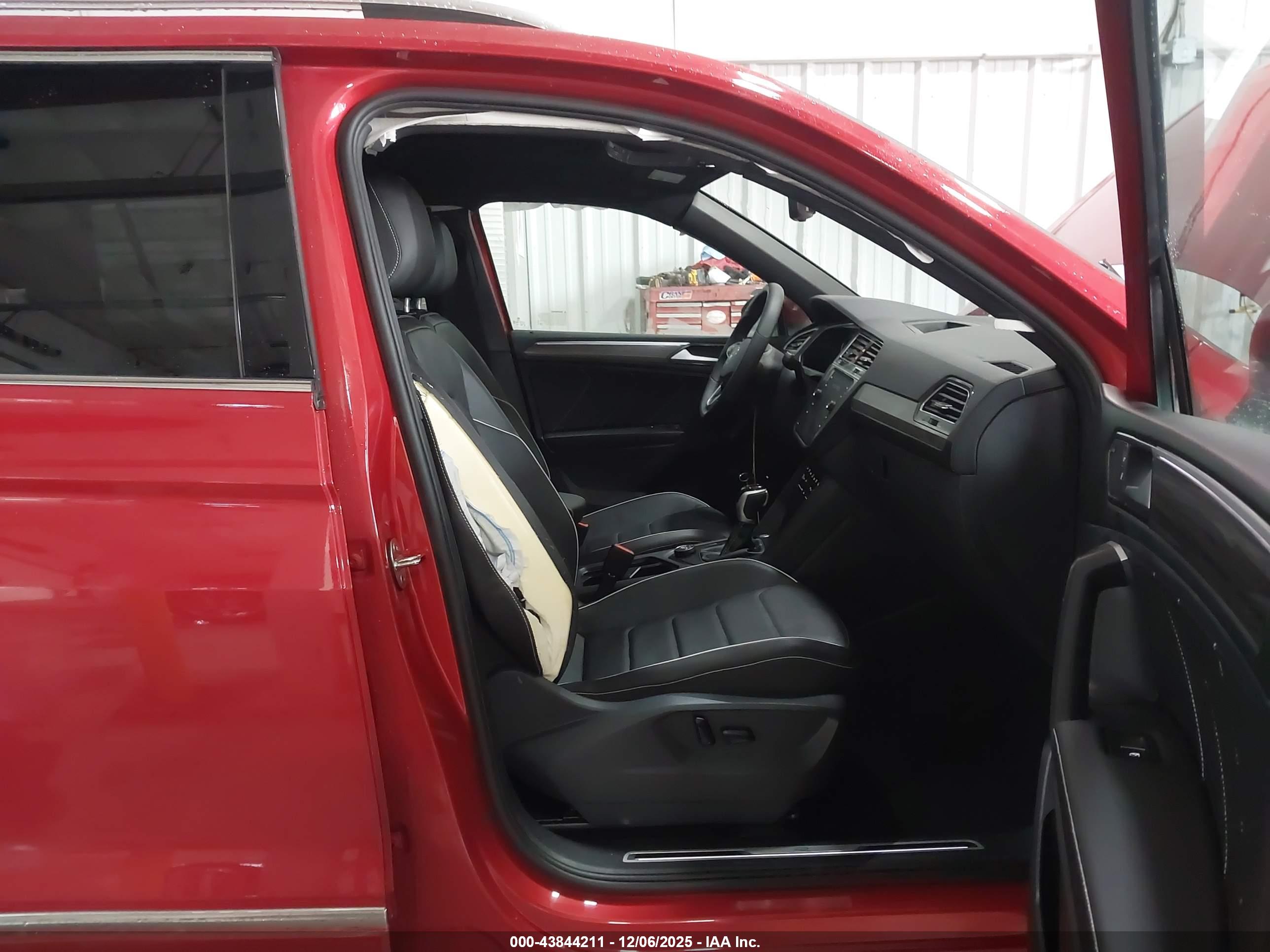 VOLKSWAGEN TIGUAN image 5