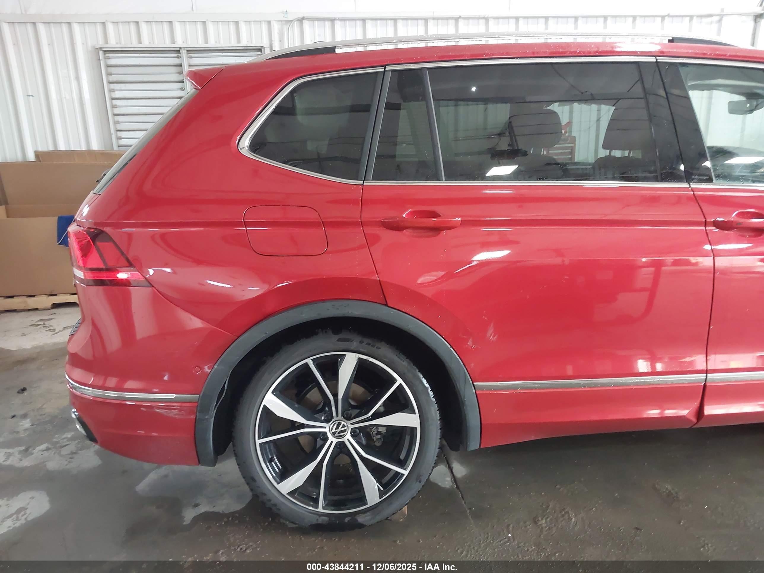 VOLKSWAGEN TIGUAN image 6
