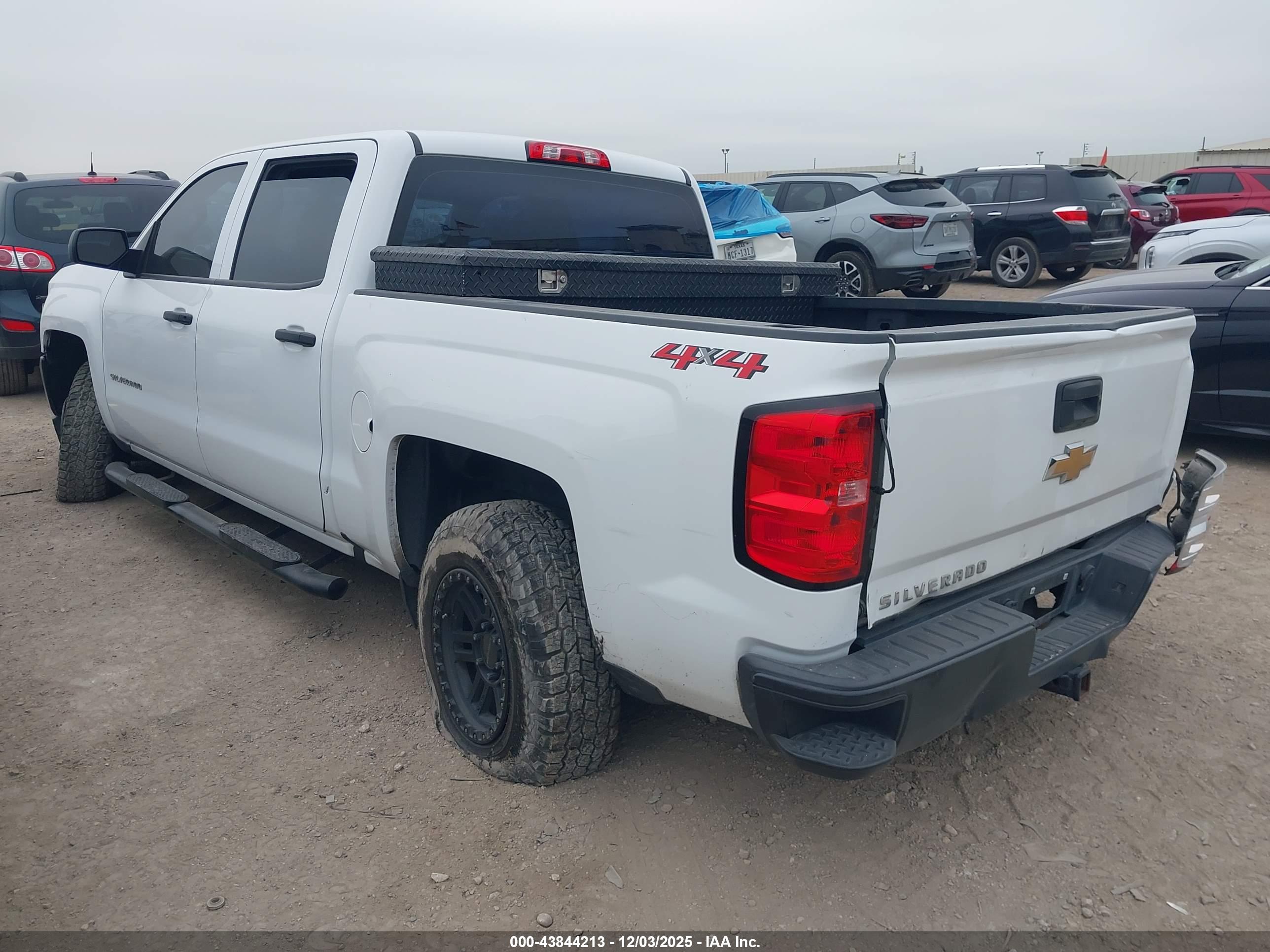 CHEVROLET SILVERADO image 3