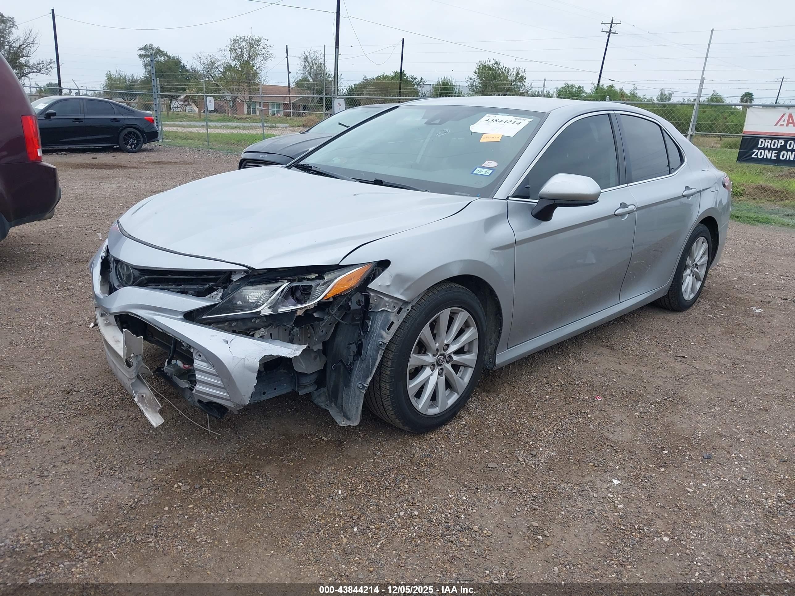 TOYOTA CAMRY image 2