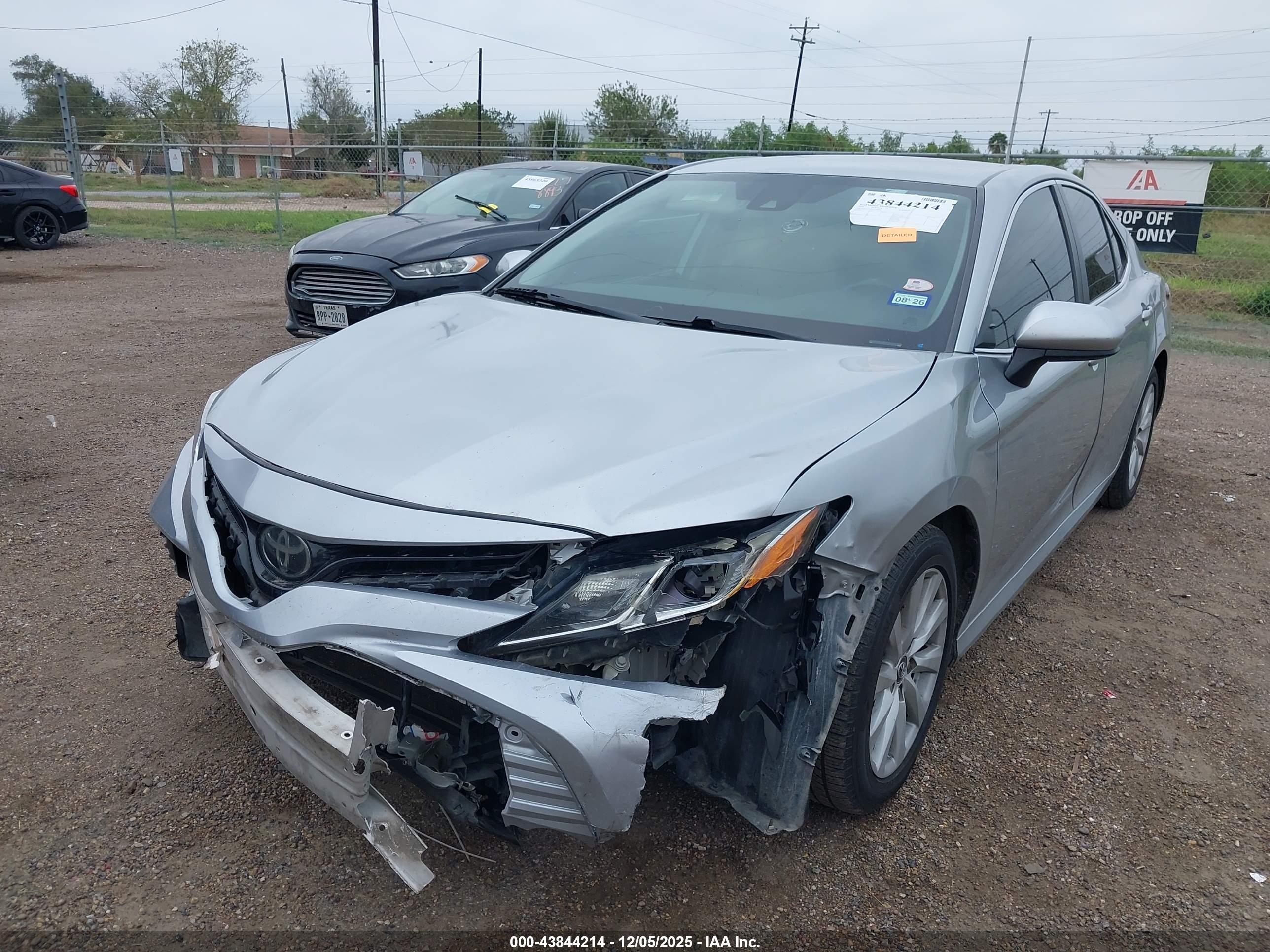 TOYOTA CAMRY image 6