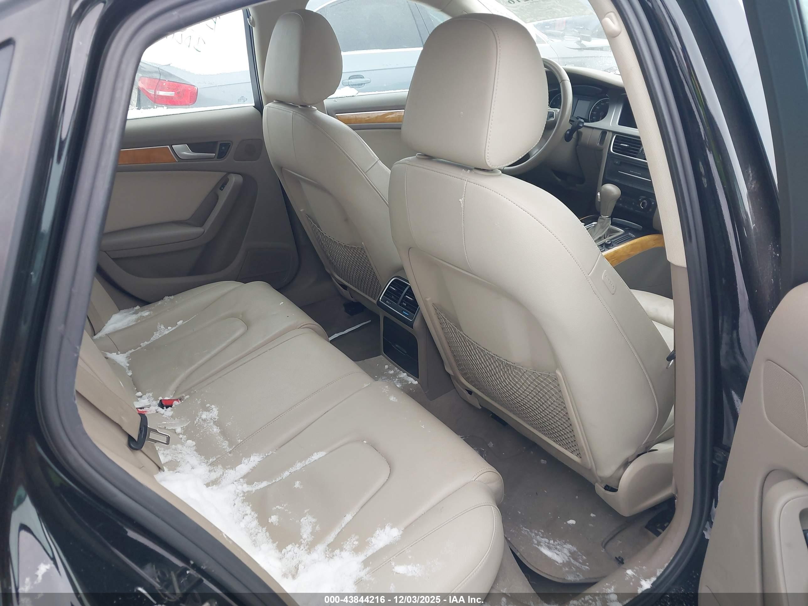 AUDI A4 image 8