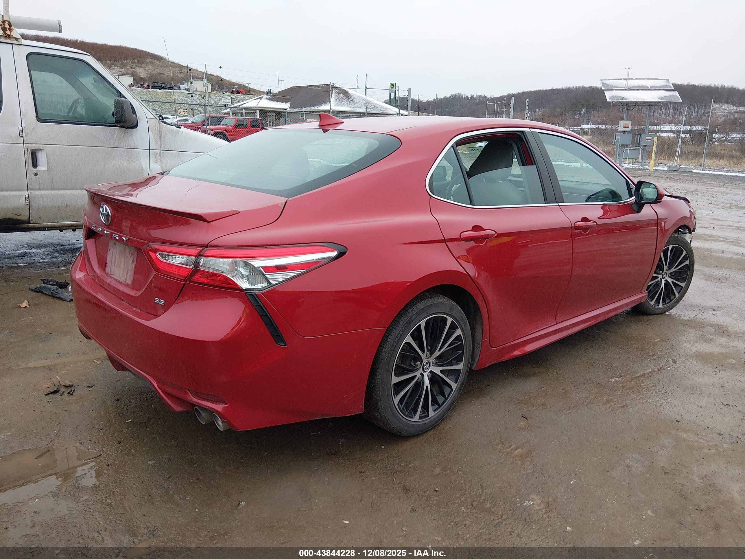 TOYOTA CAMRY image 4