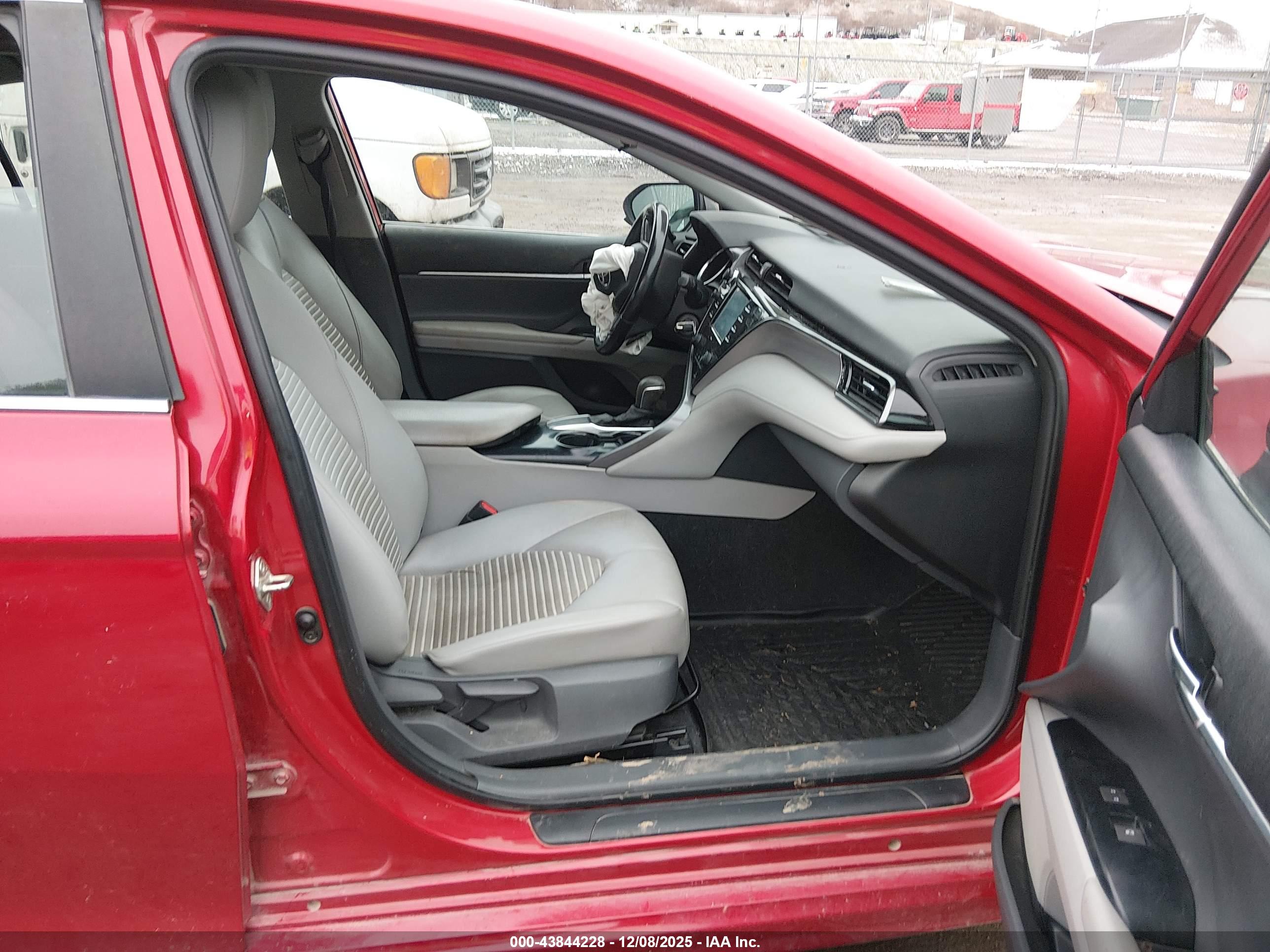 TOYOTA CAMRY image 5