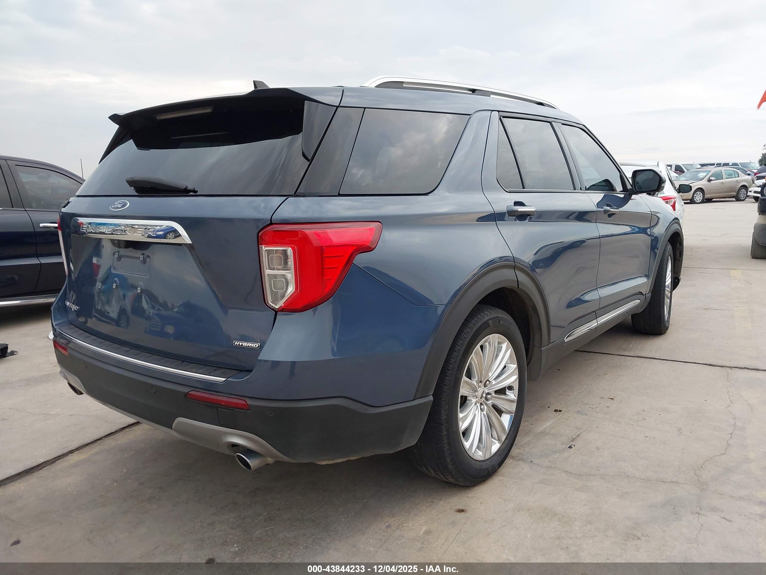 FORD EXPLORER image 4