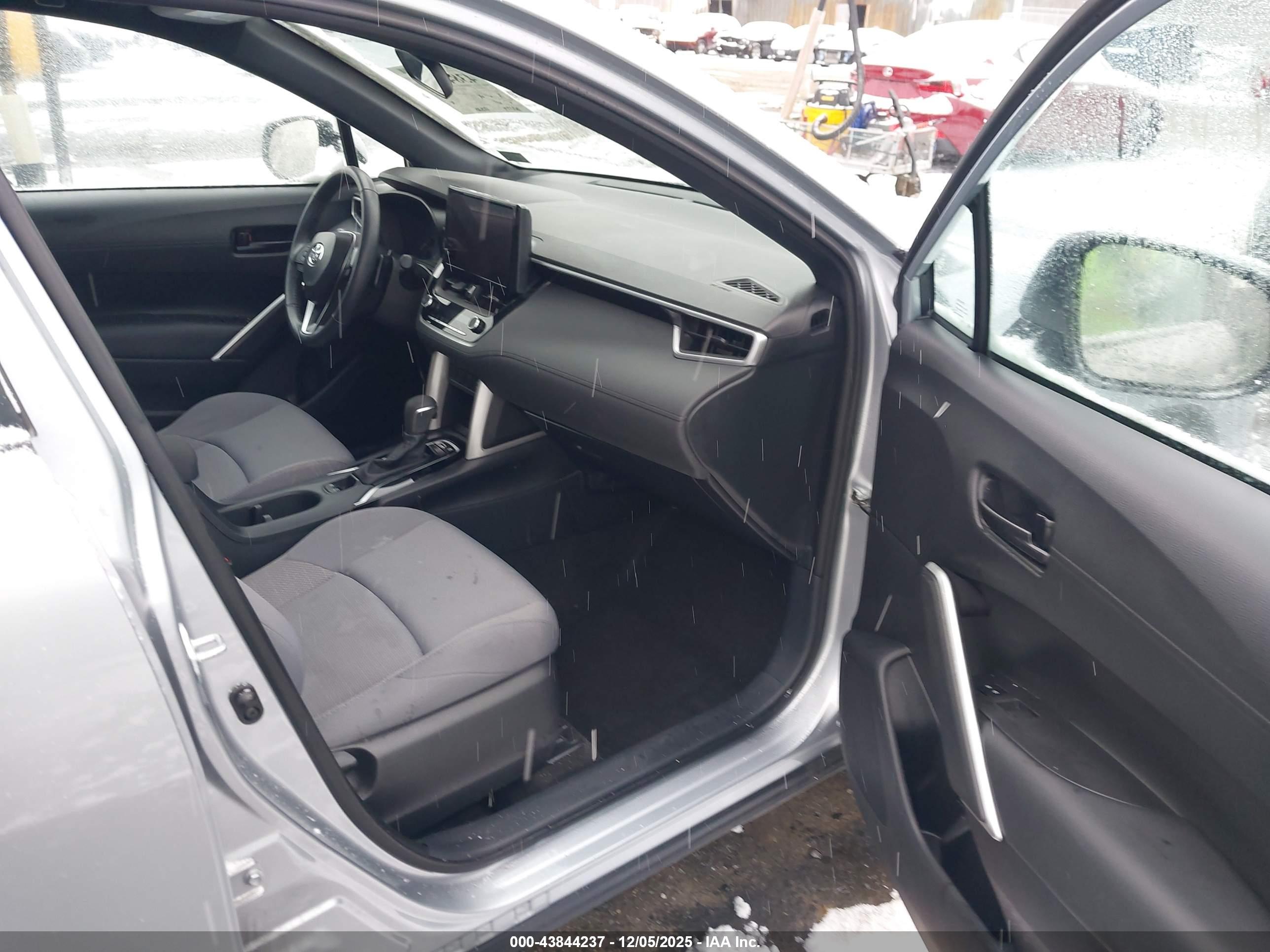 TOYOTA COROLLA image 5
