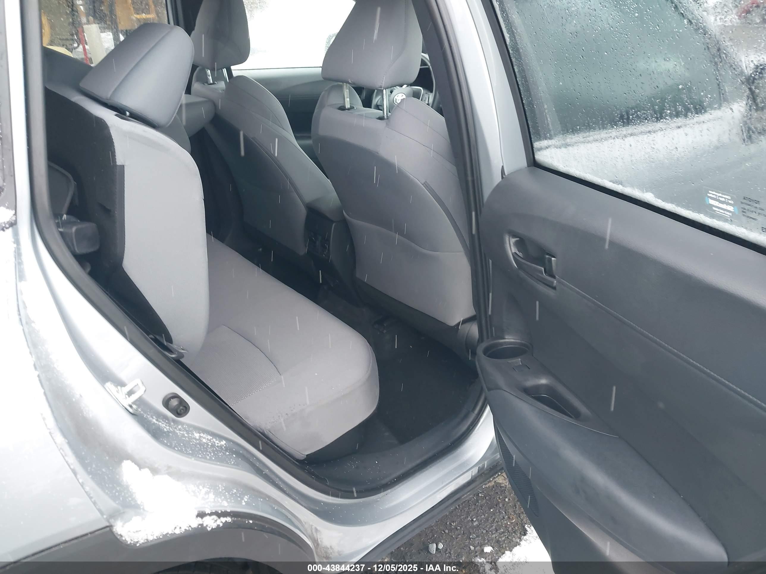 TOYOTA COROLLA image 8