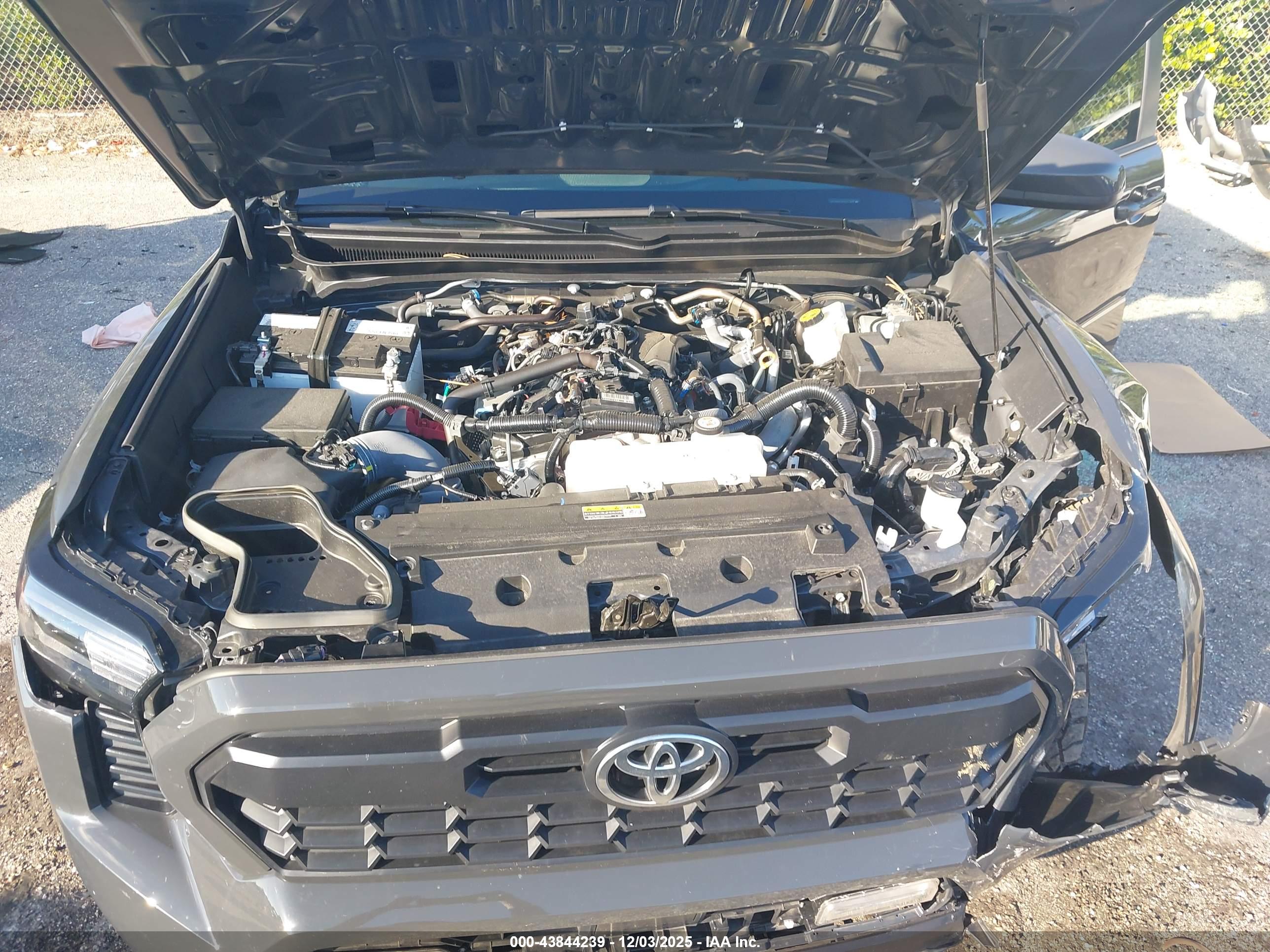 TOYOTA TACOMA image 10
