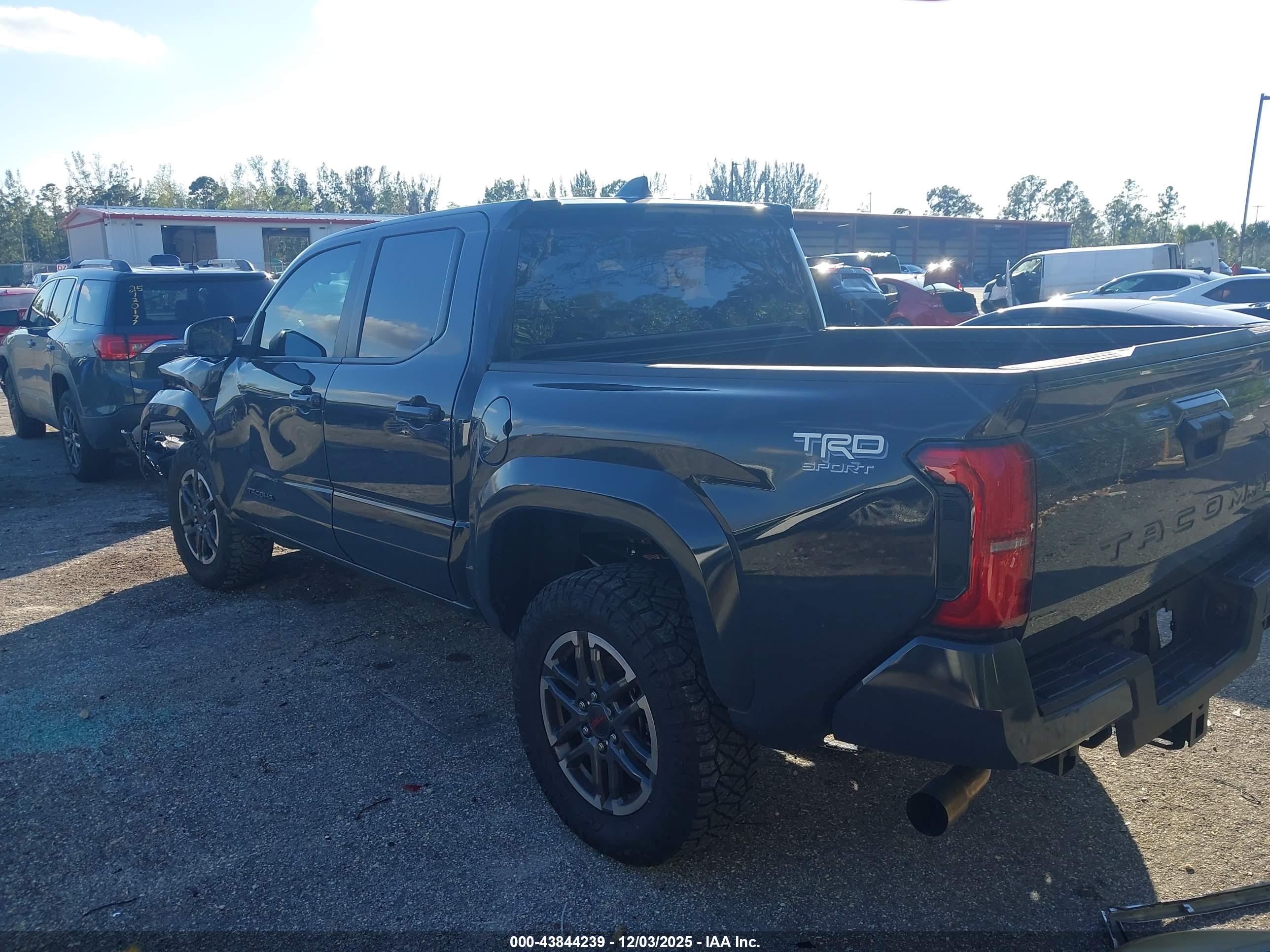 TOYOTA TACOMA image 3