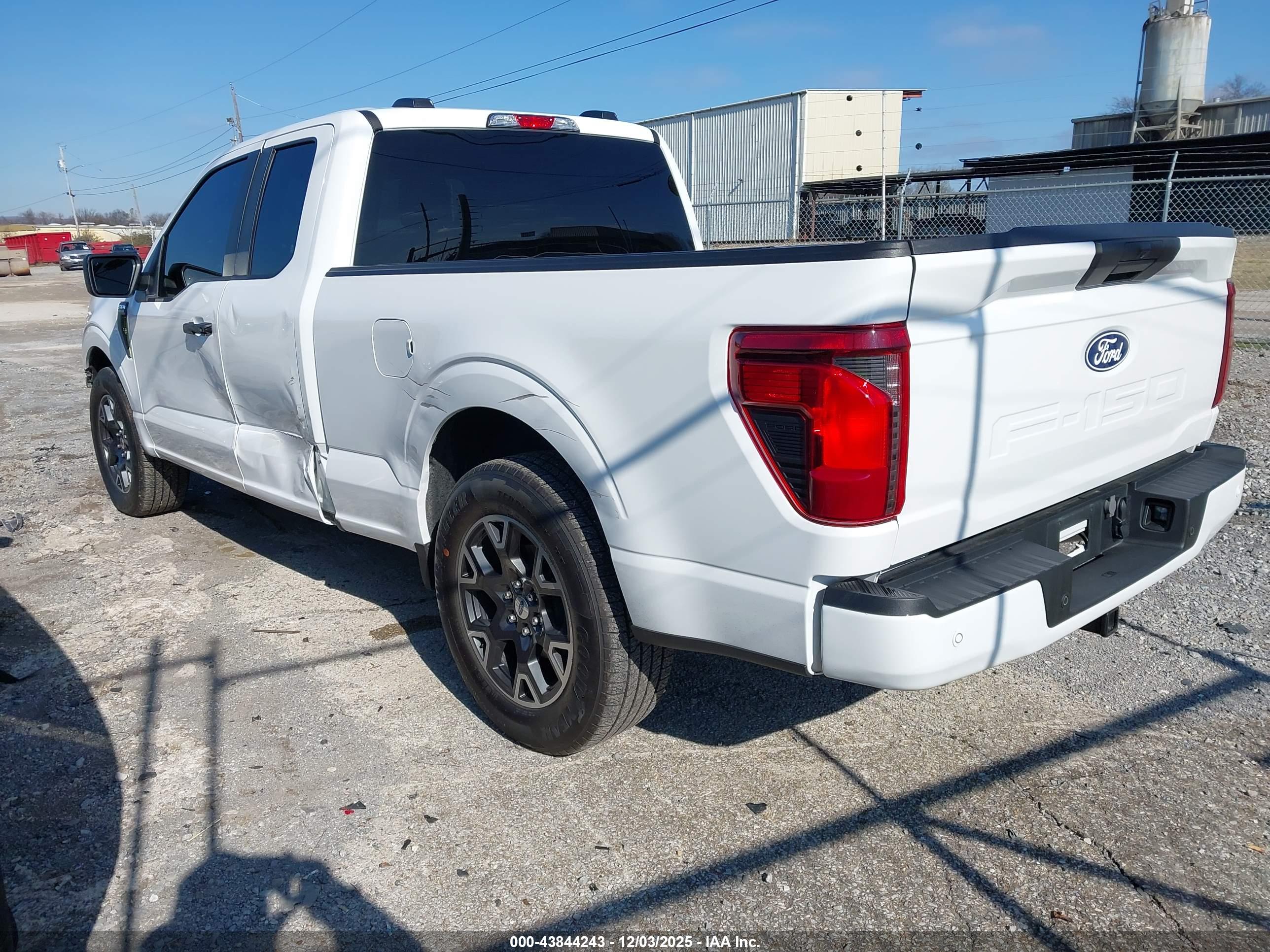 FORD F-150 image 3