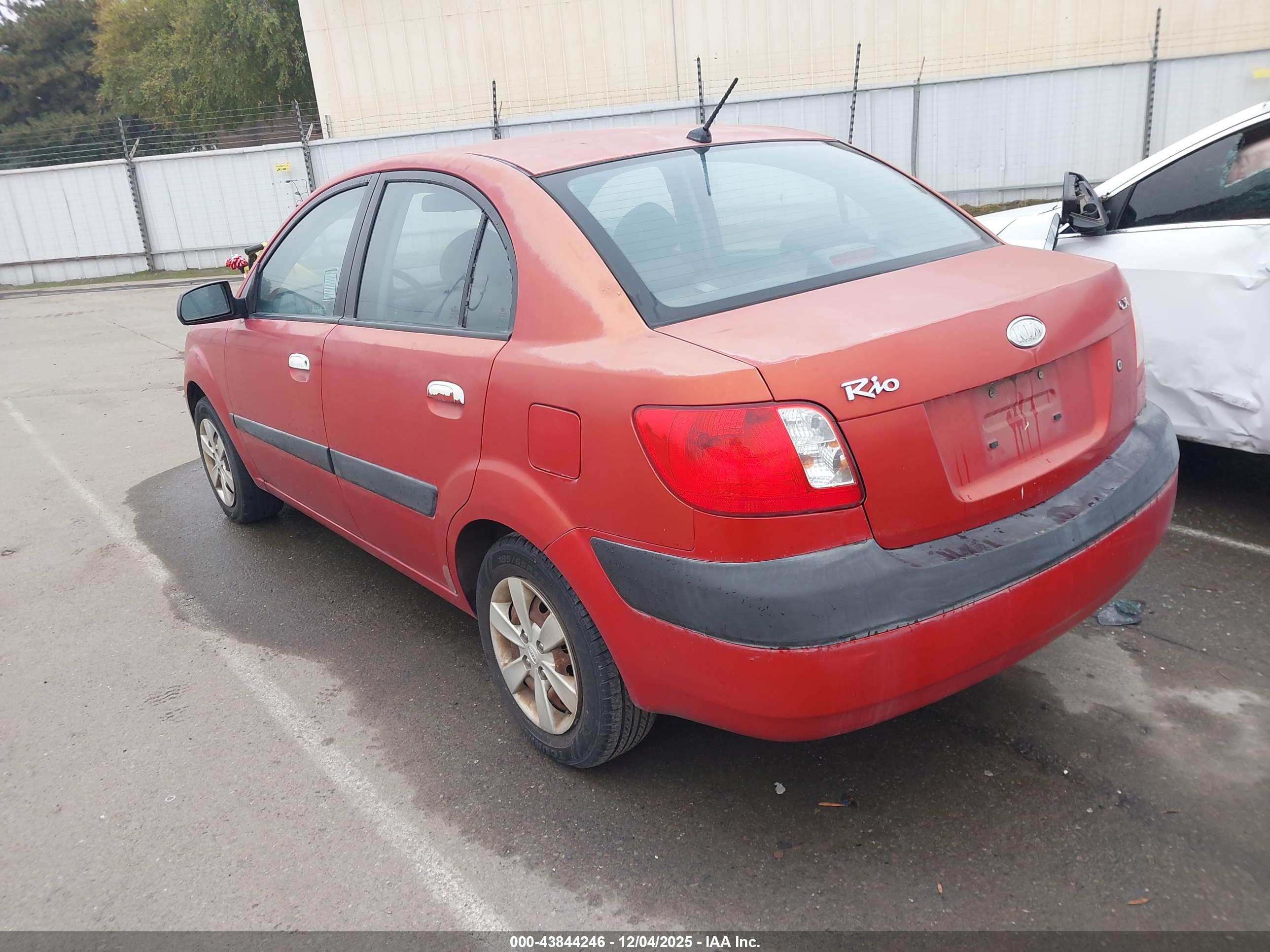 KIA RIO image 3