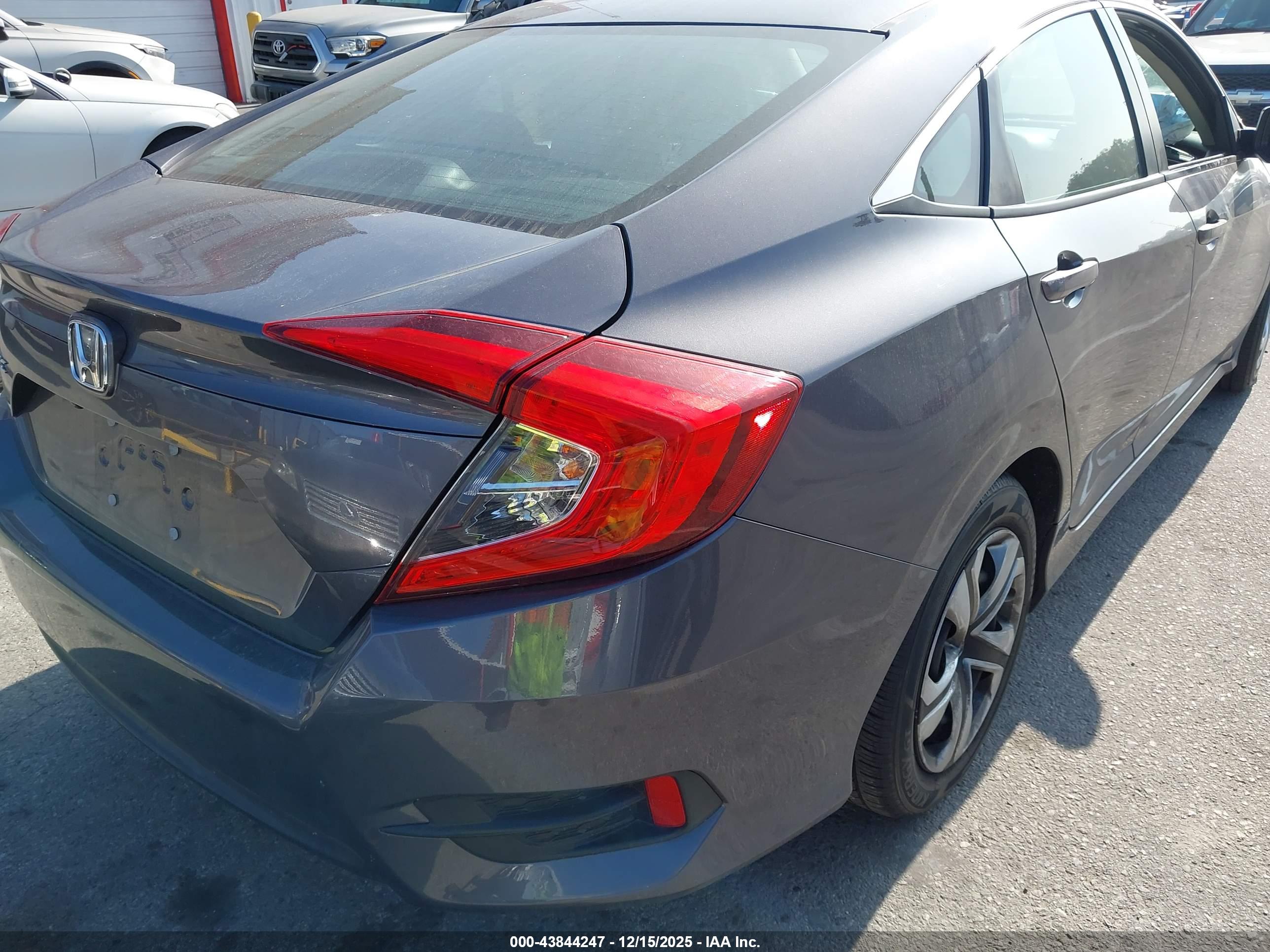 HONDA CIVIC image 4