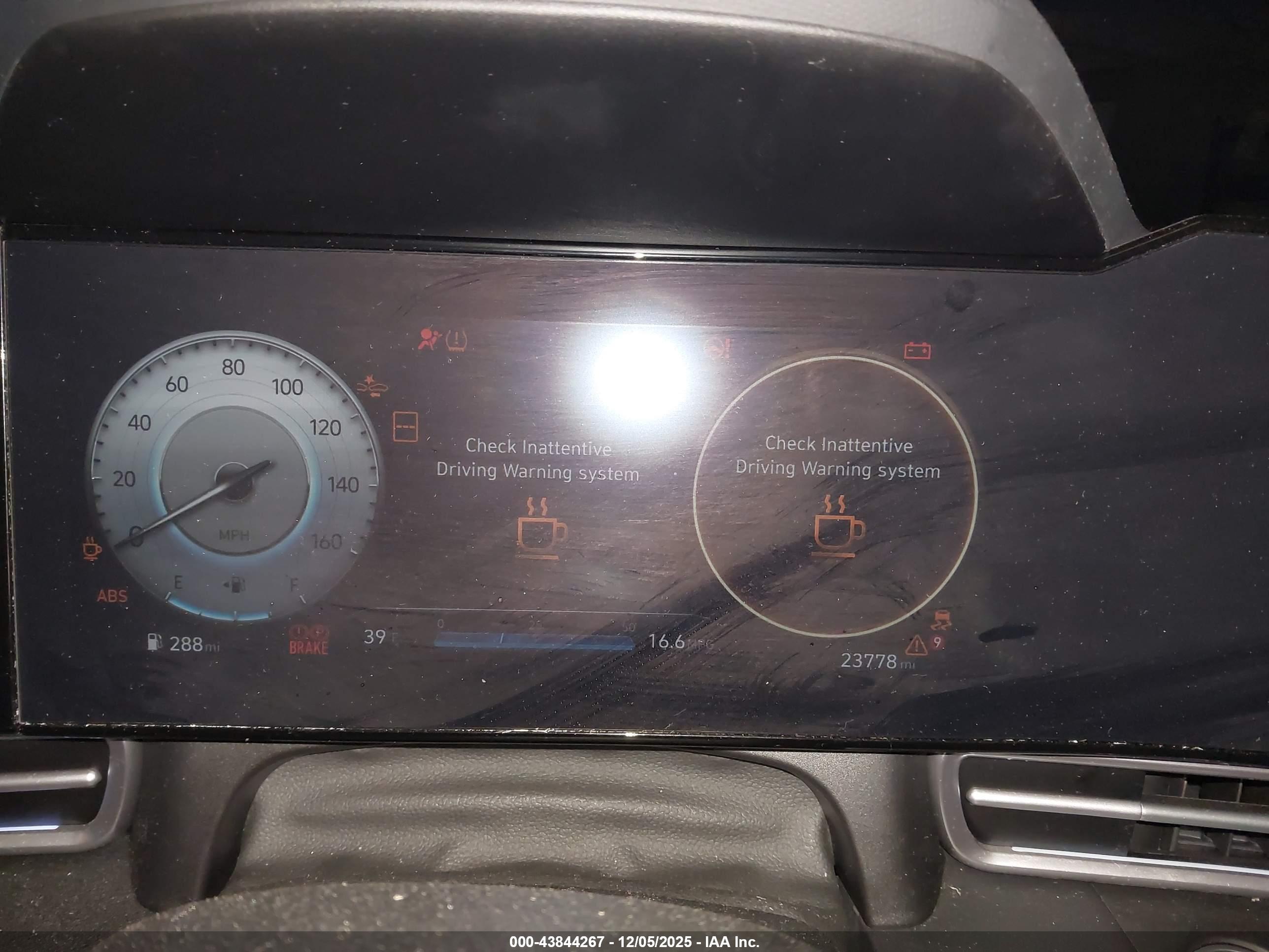 HYUNDAI ELANTRA image 7