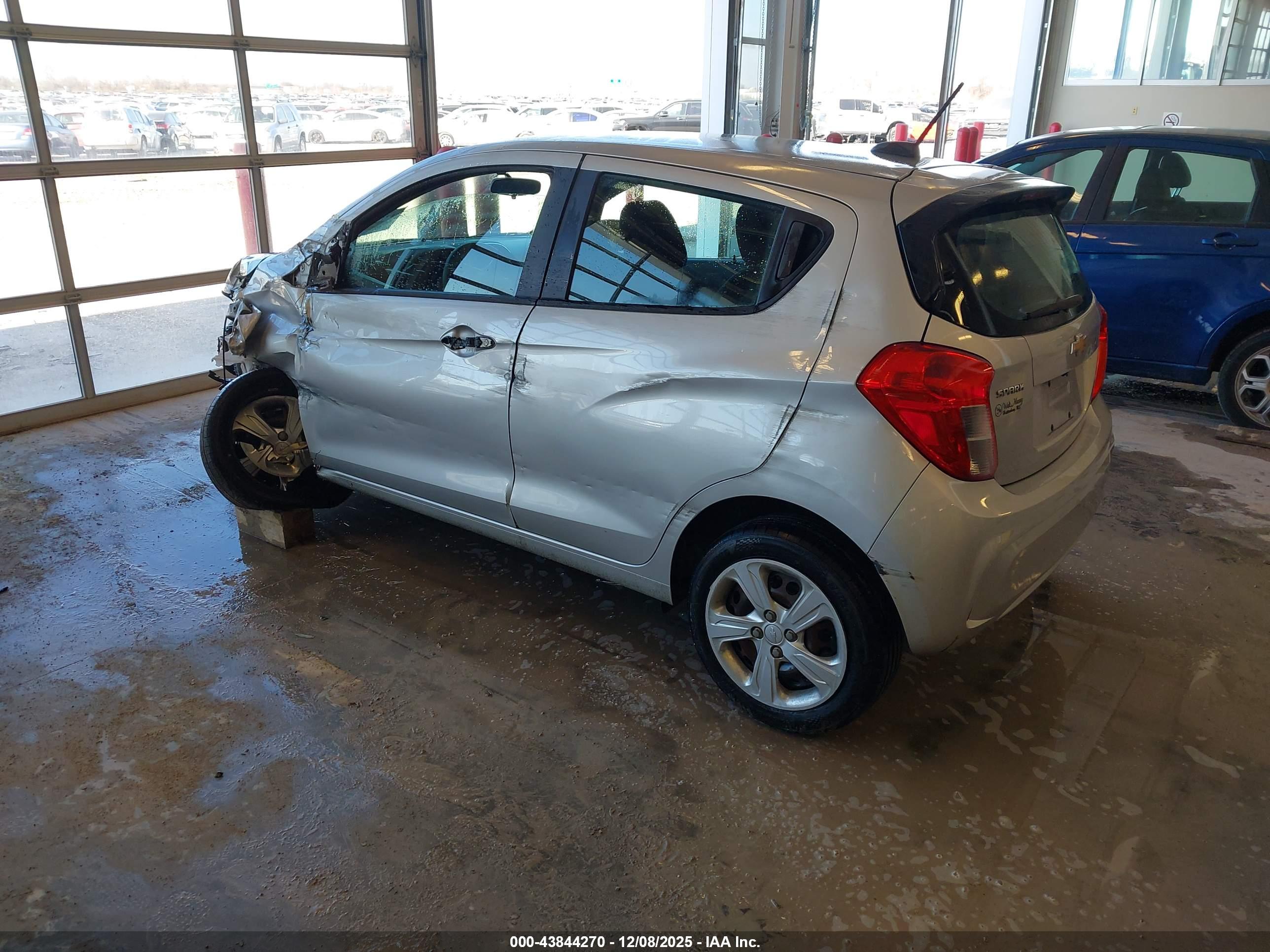 CHEVROLET SPARK image 3