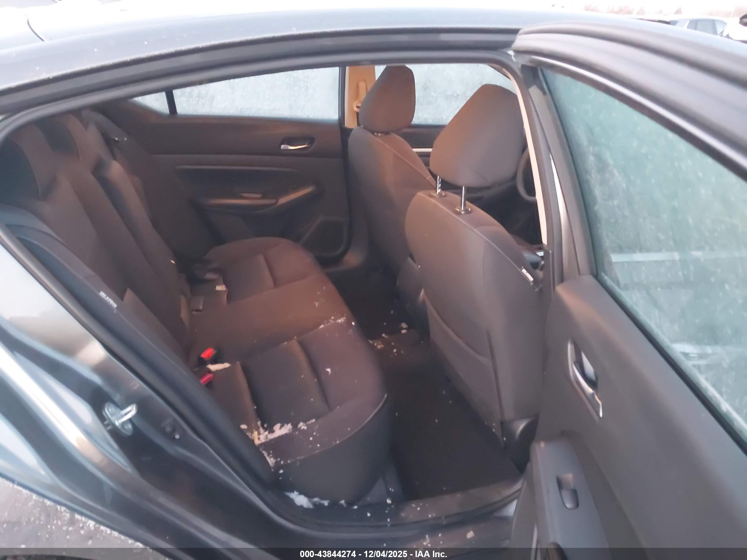 NISSAN ALTIMA image 8