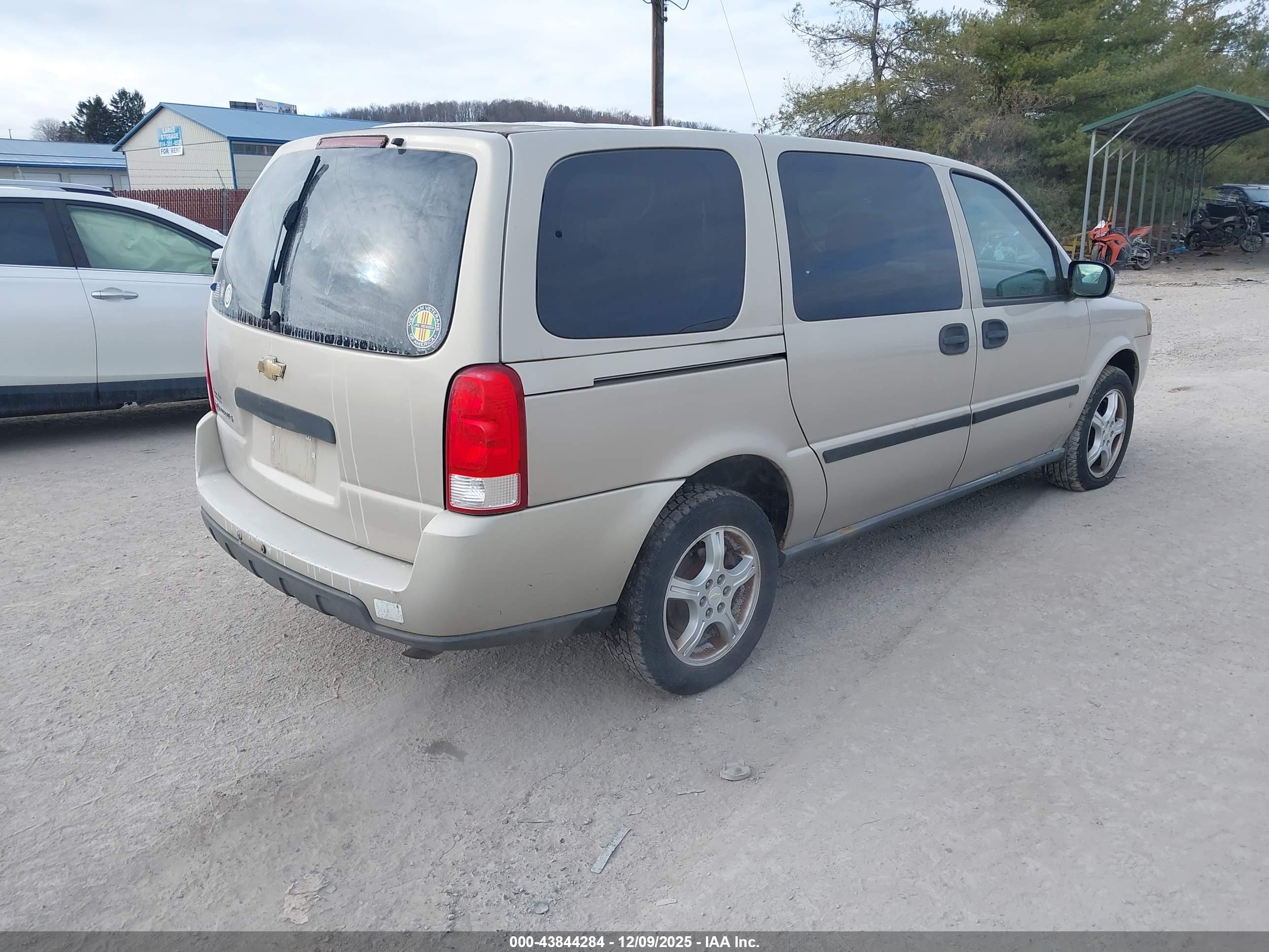 CHEVROLET UPLANDER image 4
