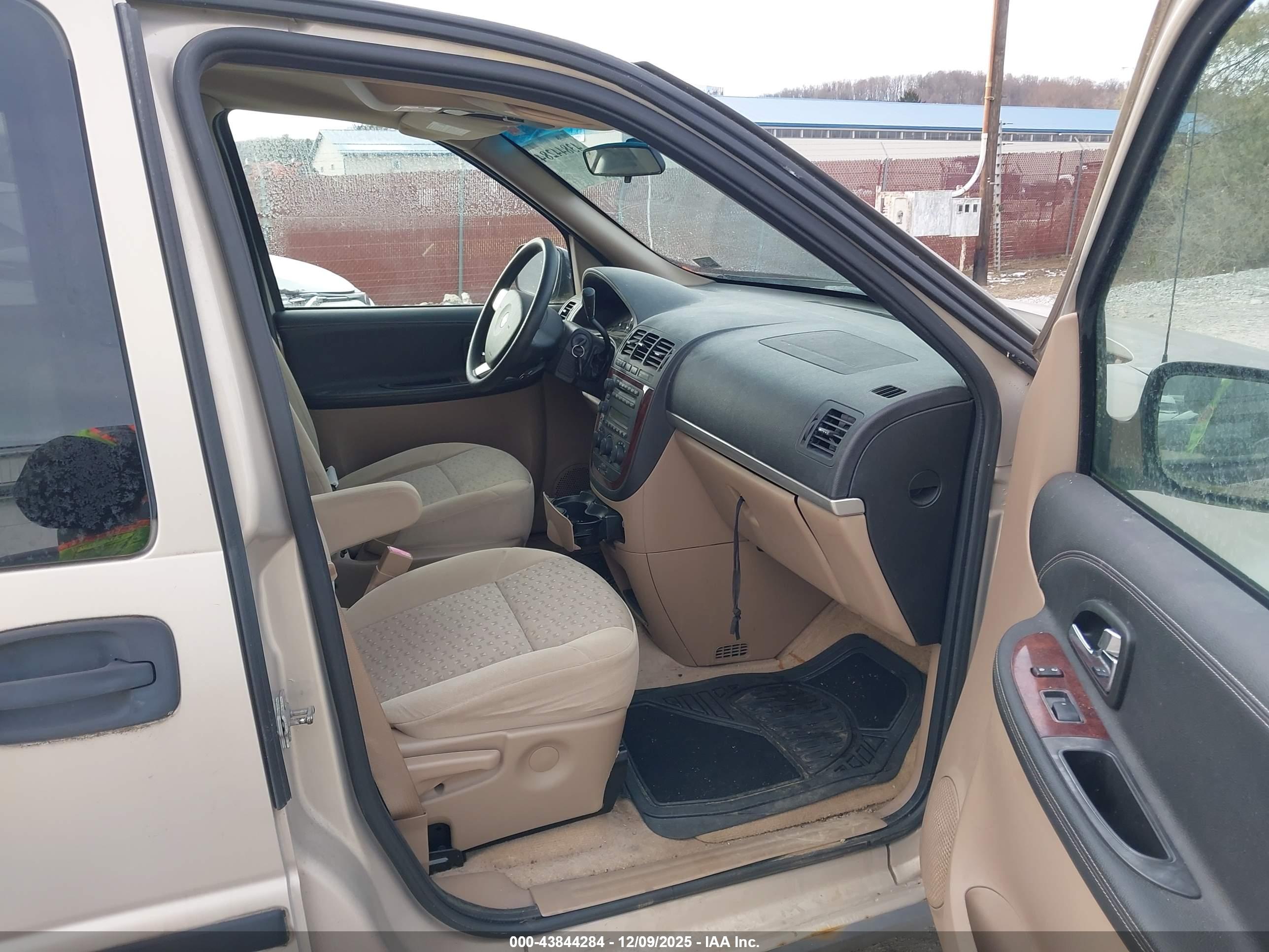 CHEVROLET UPLANDER image 5