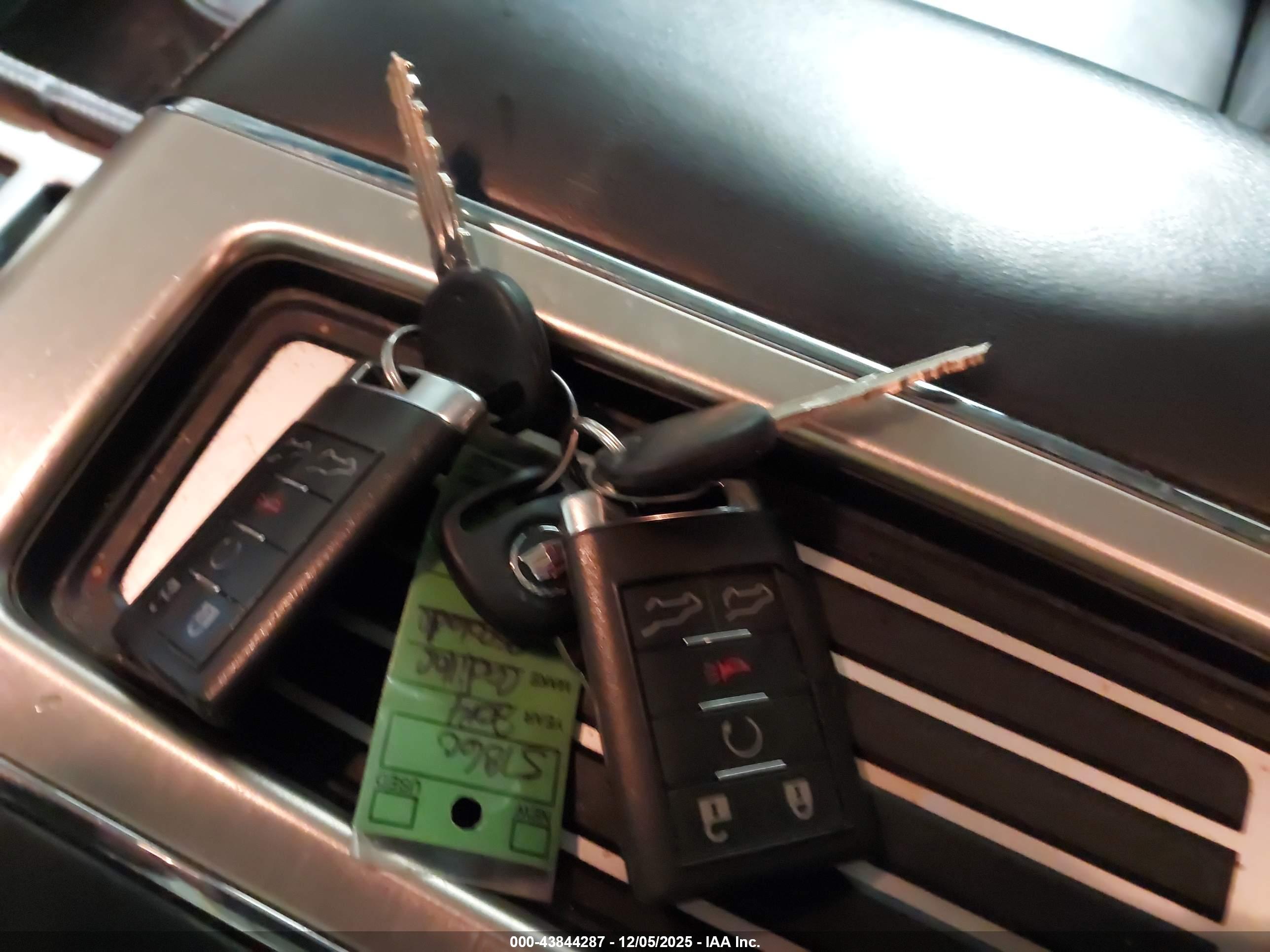 CADILLAC ESCALADE image 11