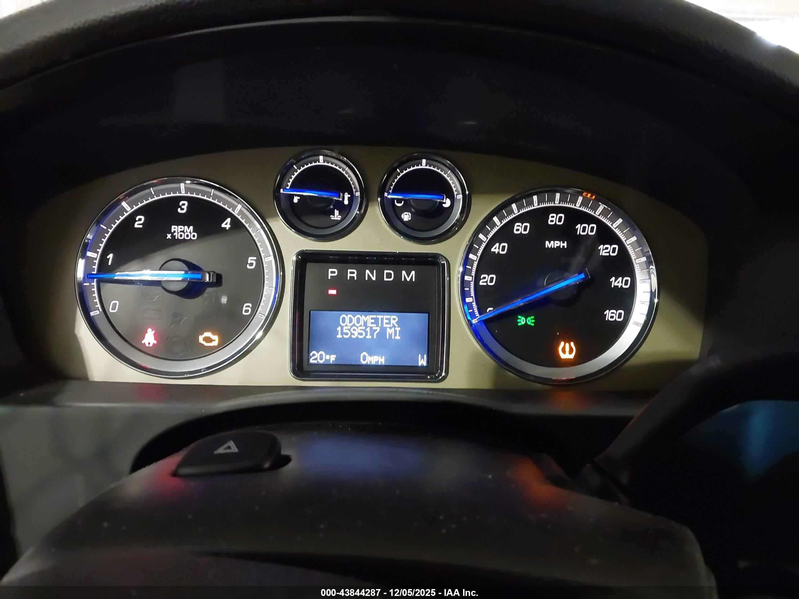 CADILLAC ESCALADE image 7
