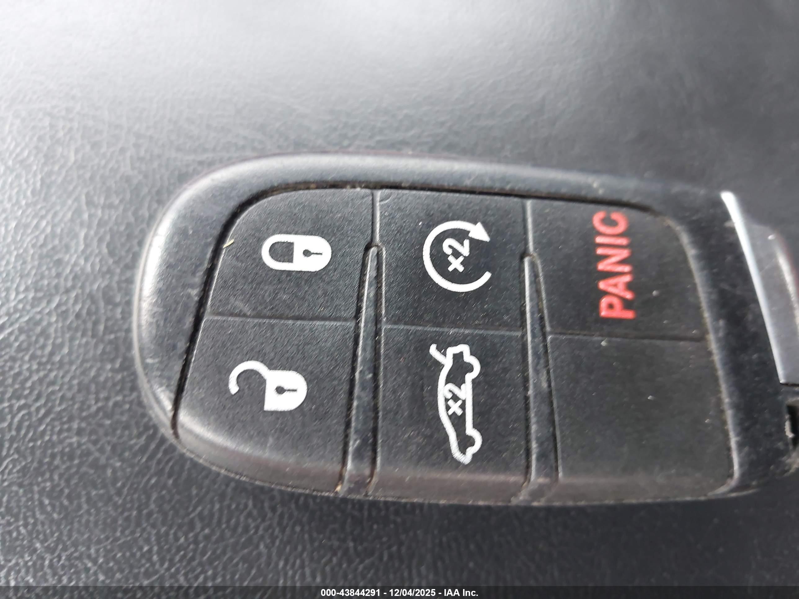 DODGE CHALLENGER image 11