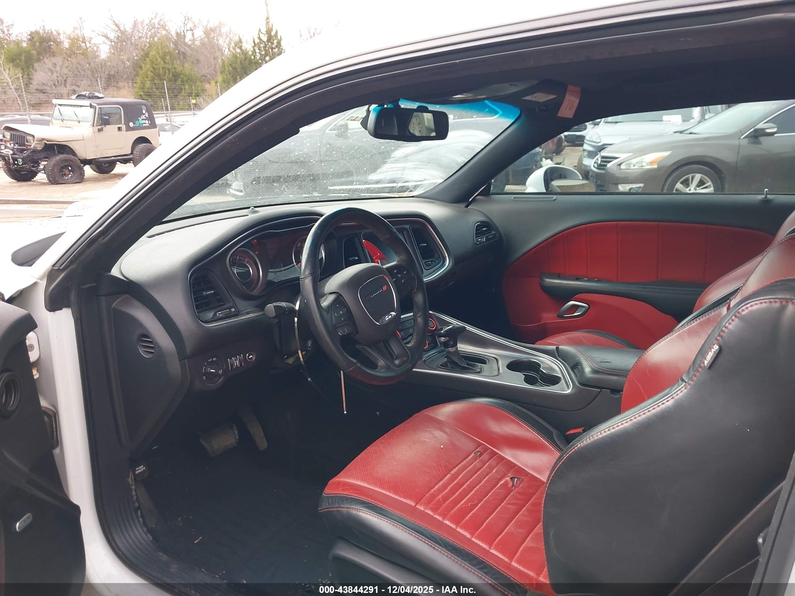 DODGE CHALLENGER image 5