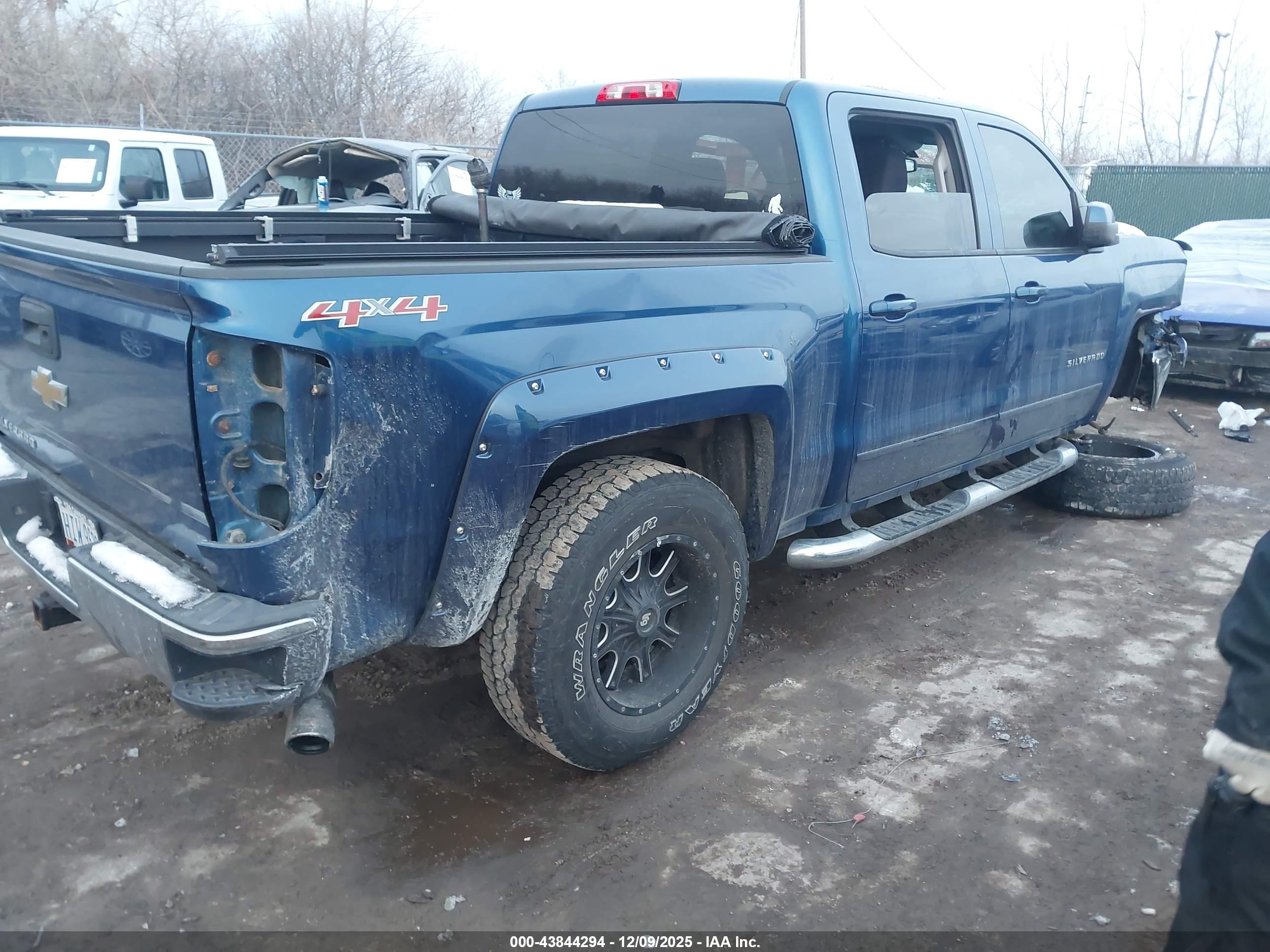 CHEVROLET SILVERADO image 4