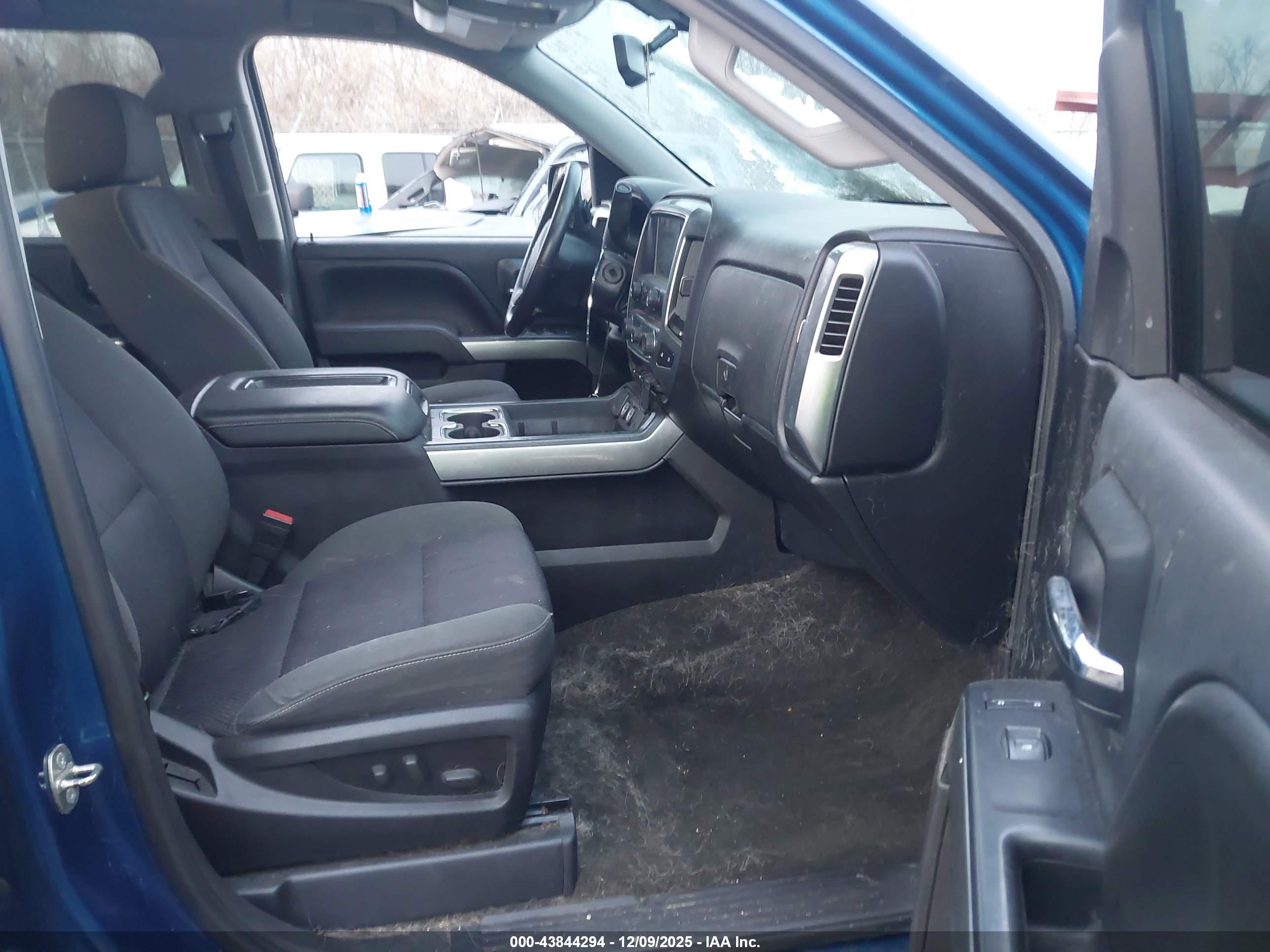 CHEVROLET SILVERADO image 5