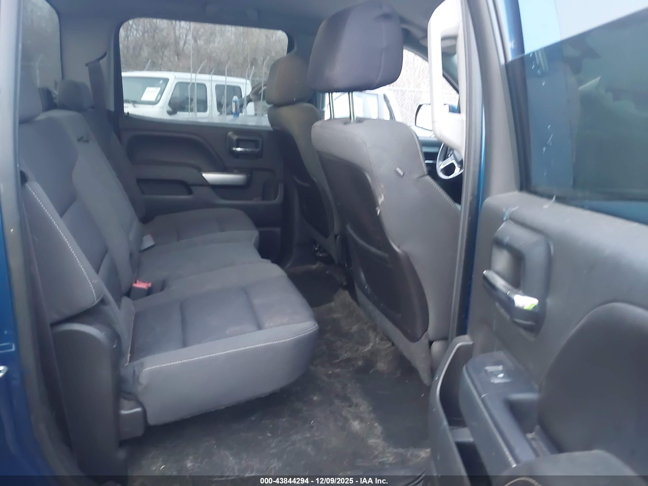 CHEVROLET SILVERADO image 8