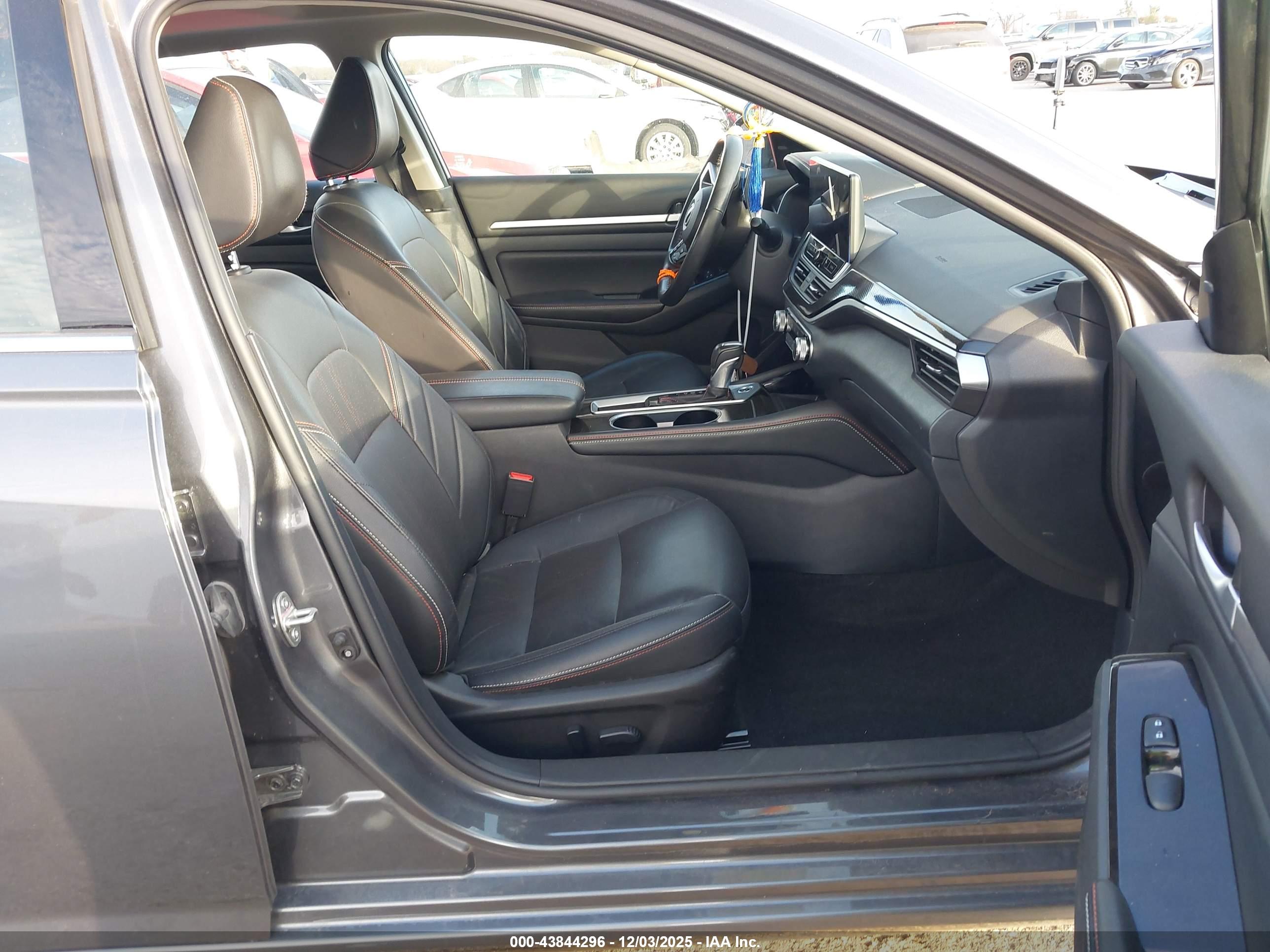 NISSAN ALTIMA image 5