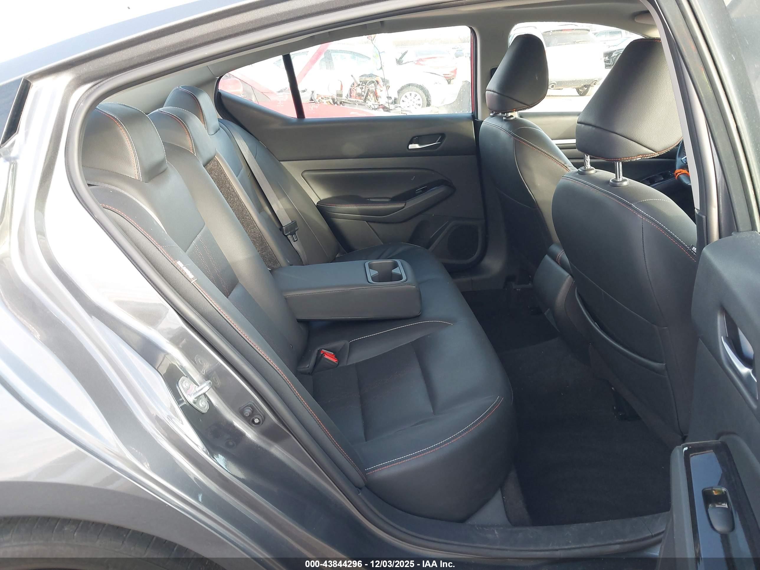 NISSAN ALTIMA image 8