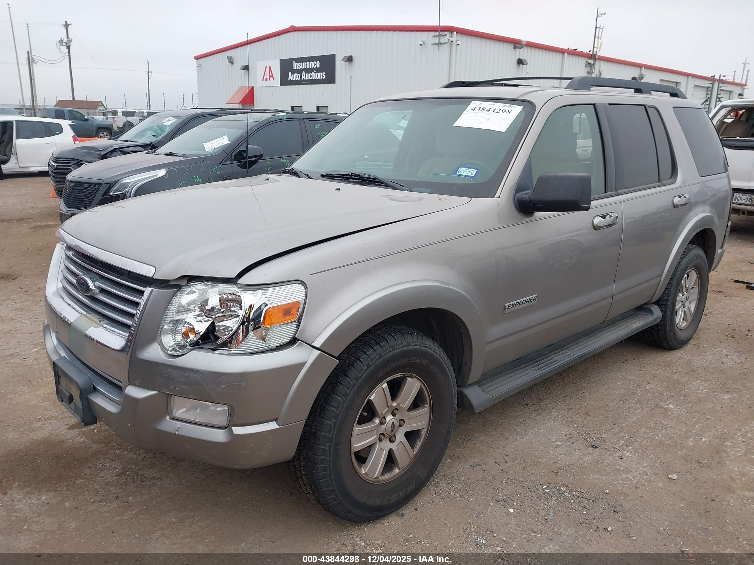 FORD EXPLORER image 2