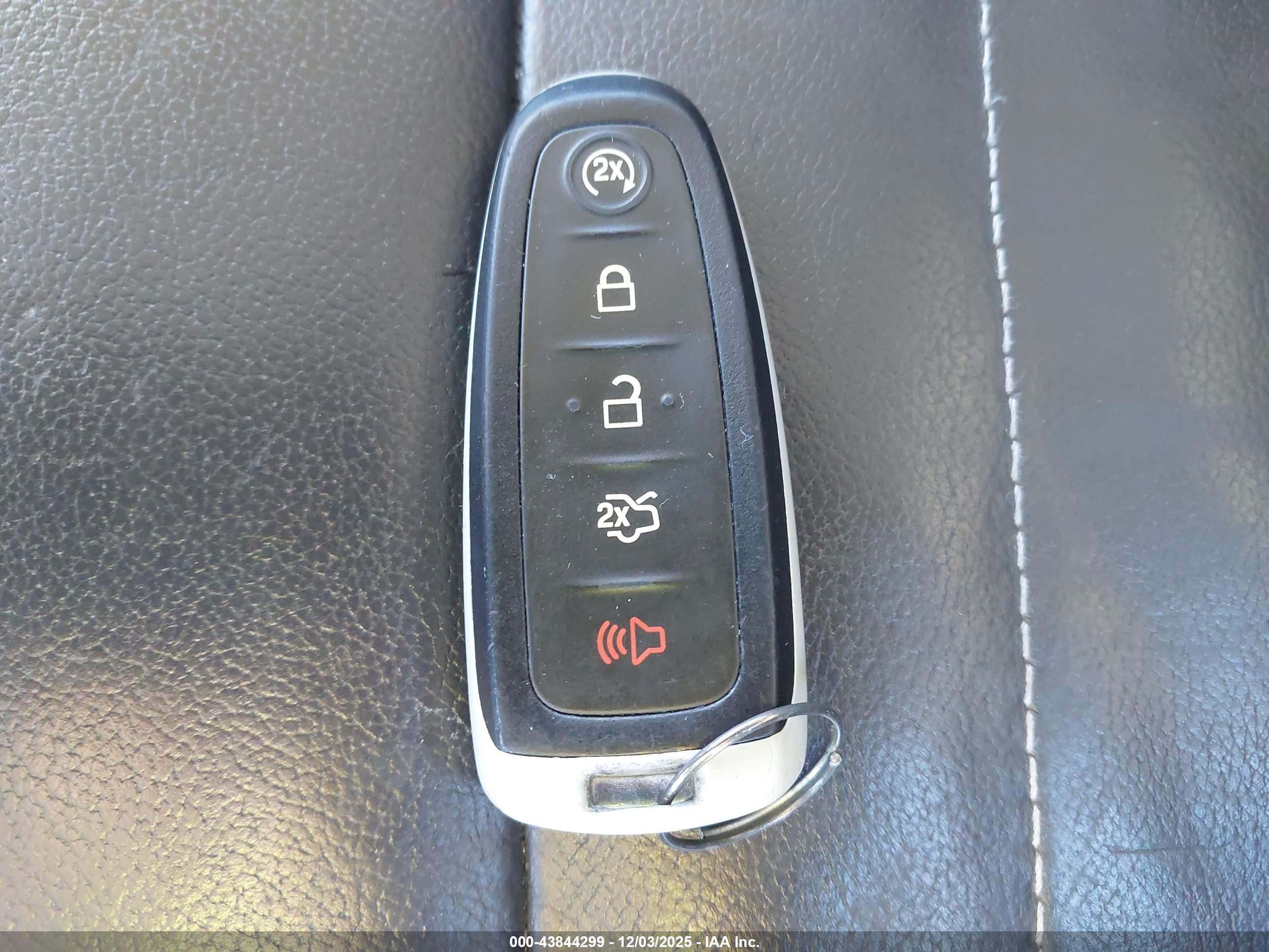FORD C-MAX image 11