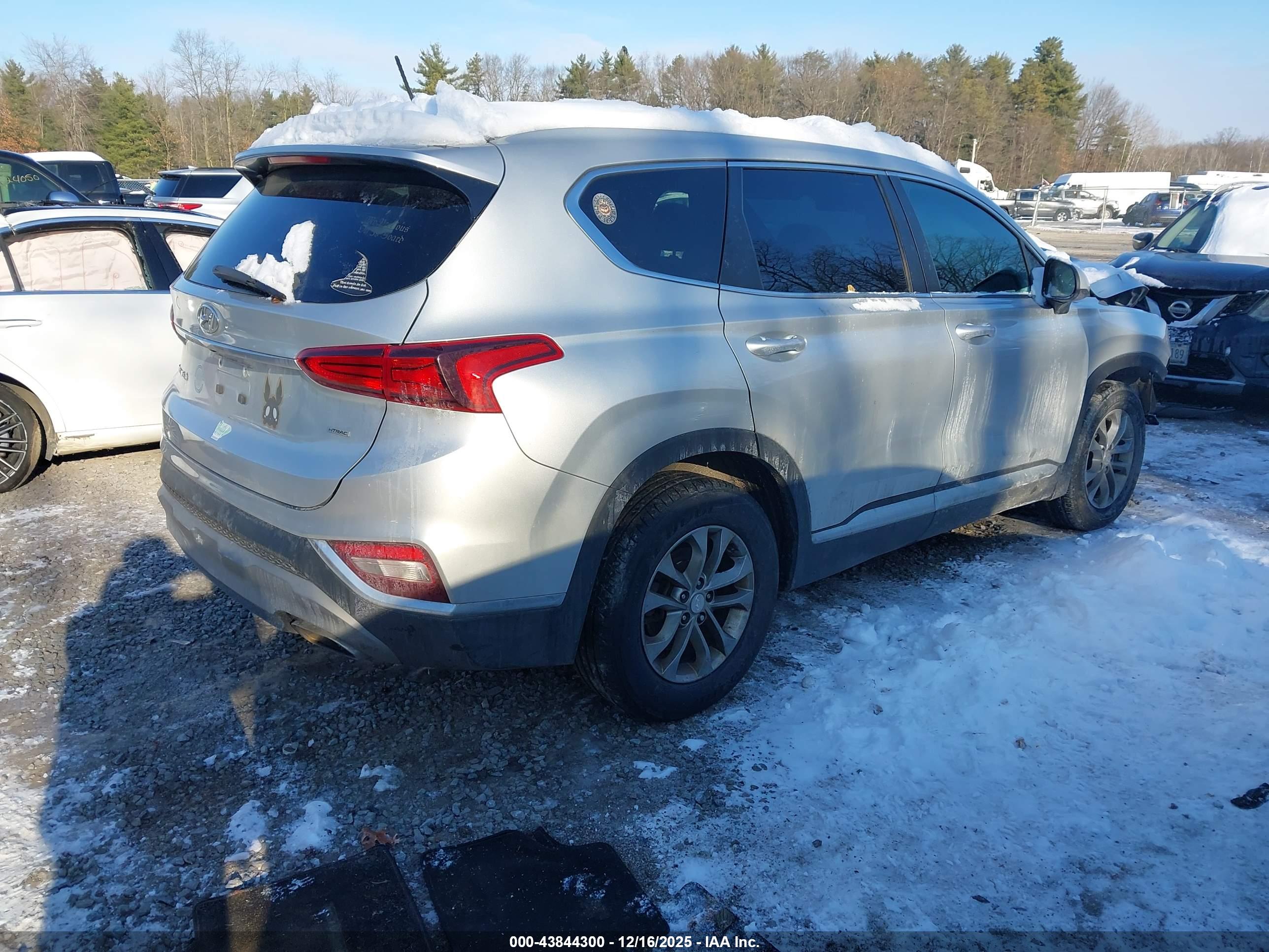 HYUNDAI SANTA image 4
