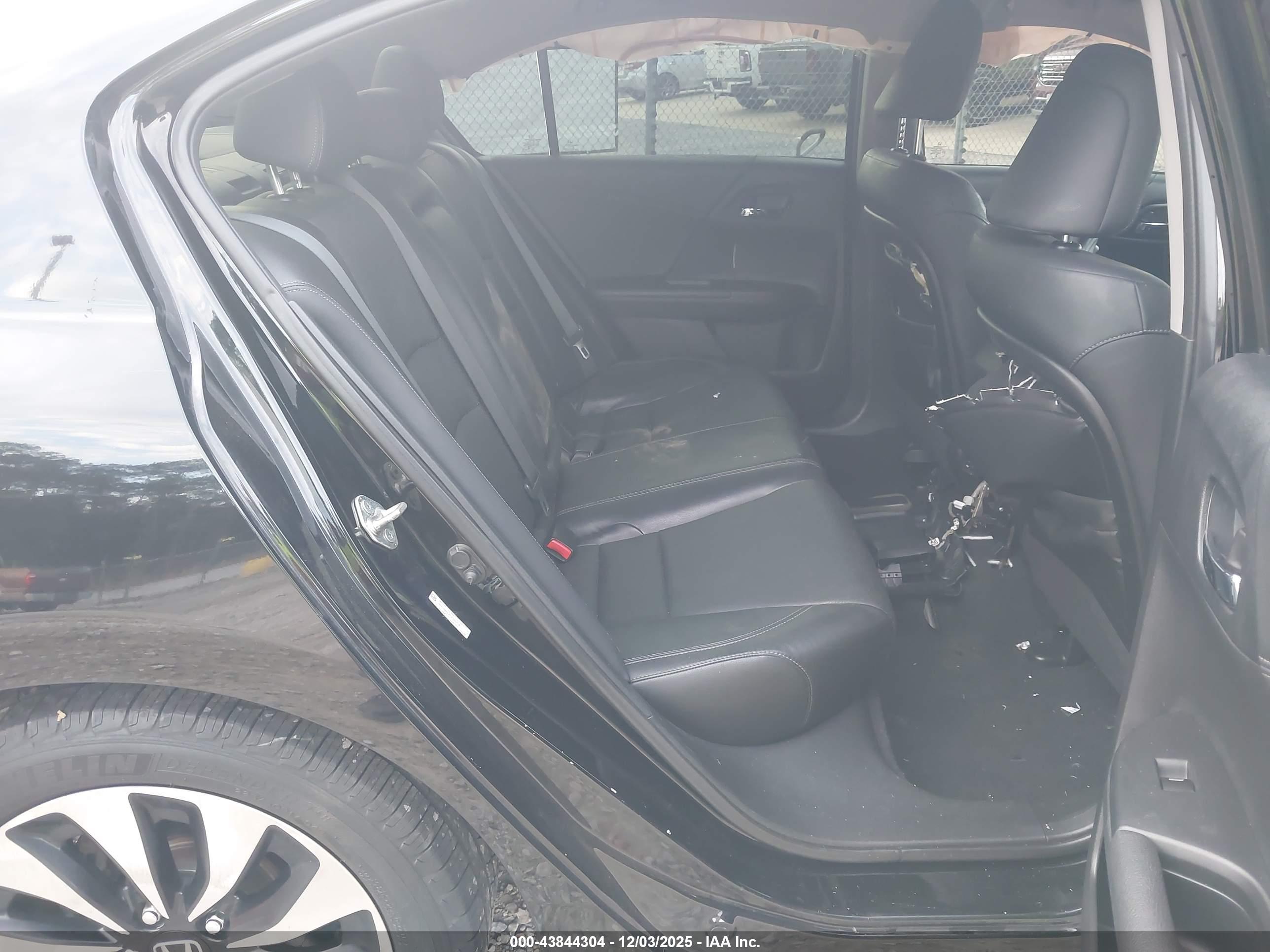 HONDA ACCORD image 8