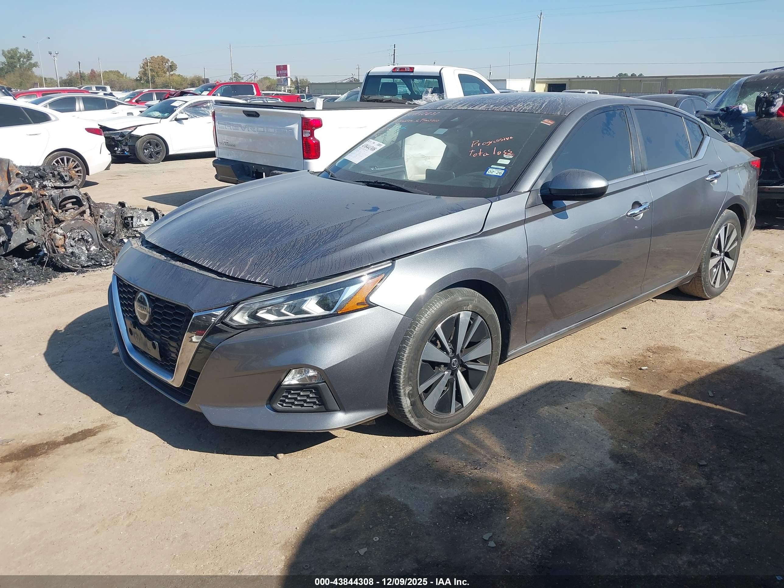NISSAN ALTIMA image 2