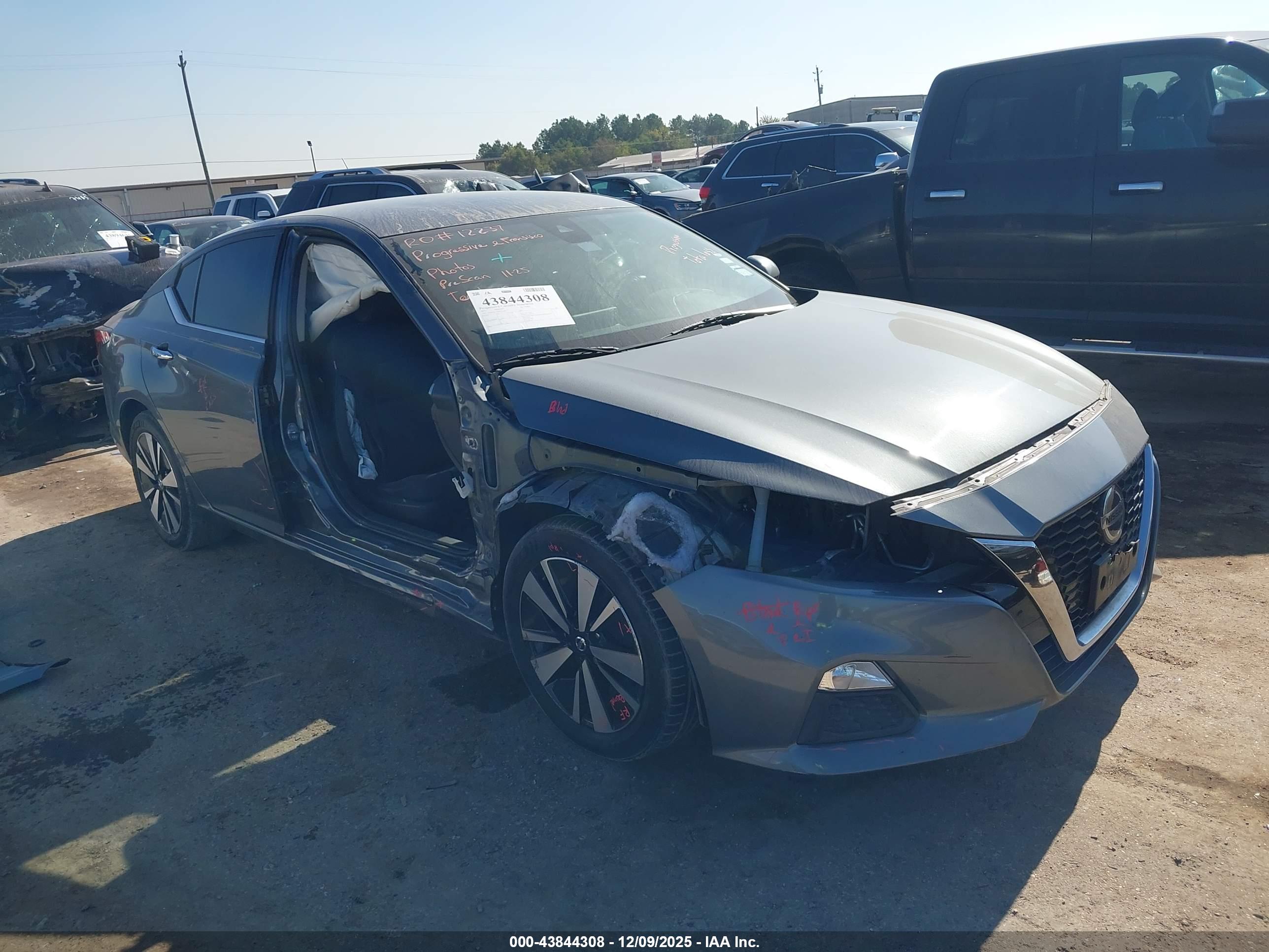 NISSAN ALTIMA image 6