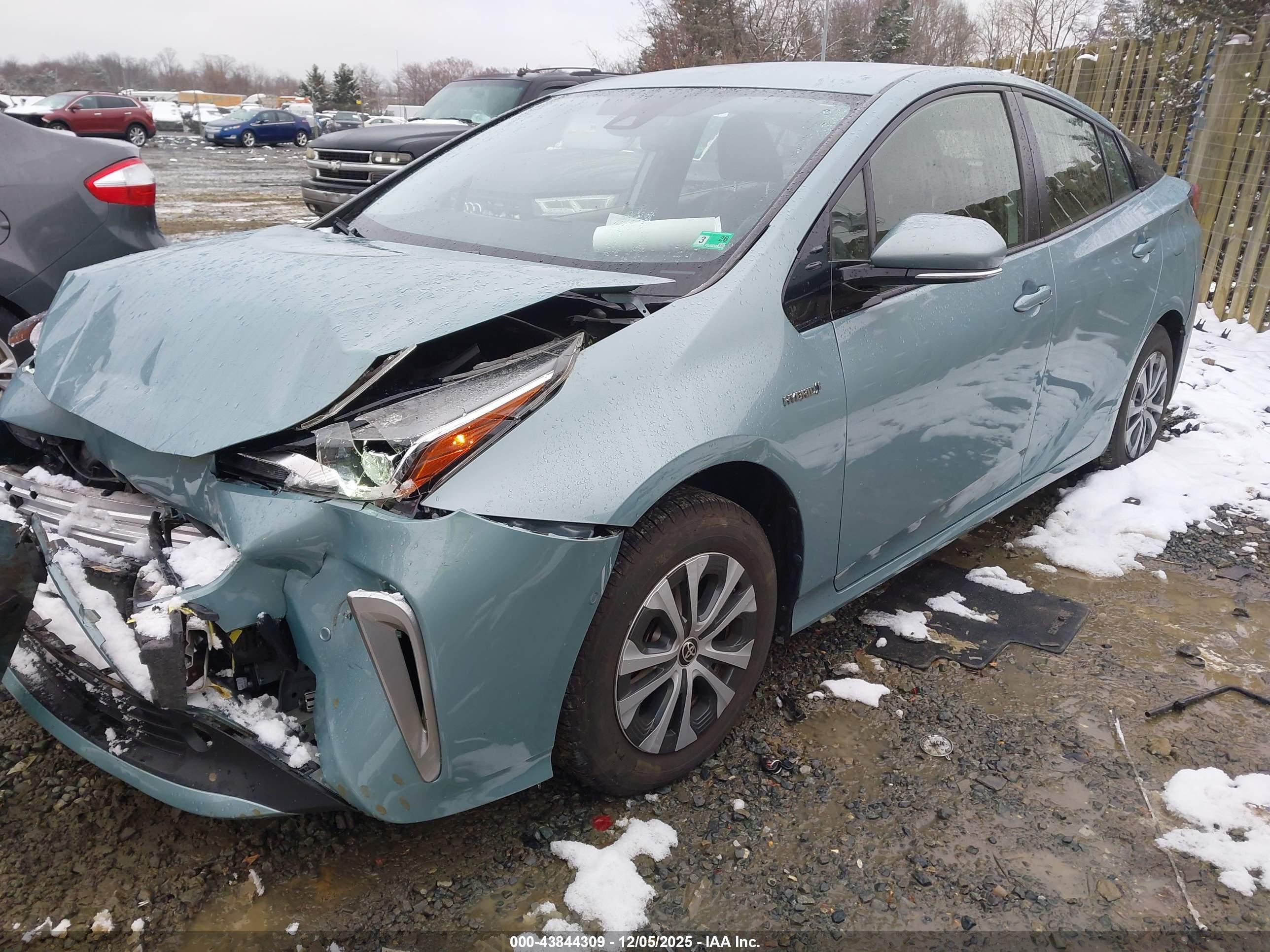 TOYOTA PRIUS image 2