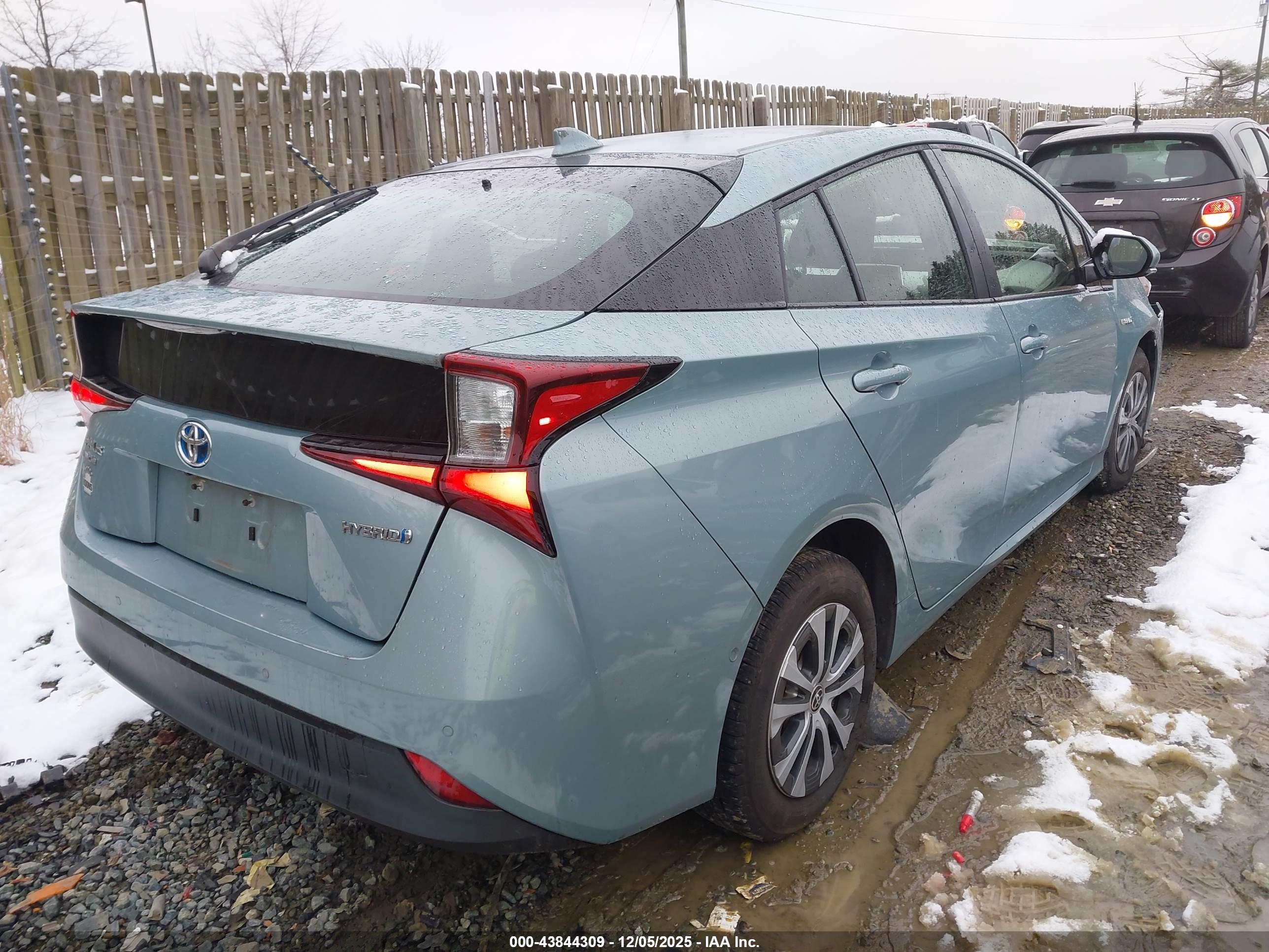 TOYOTA PRIUS image 4