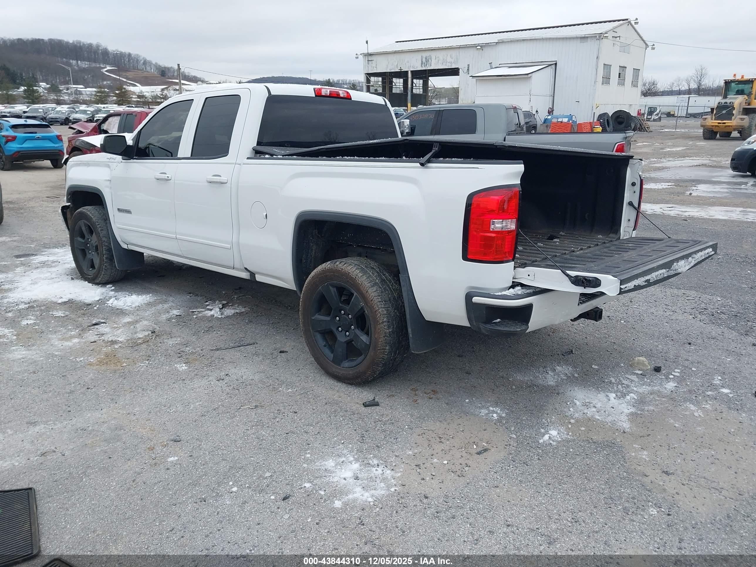 GMC SIERRA image 3