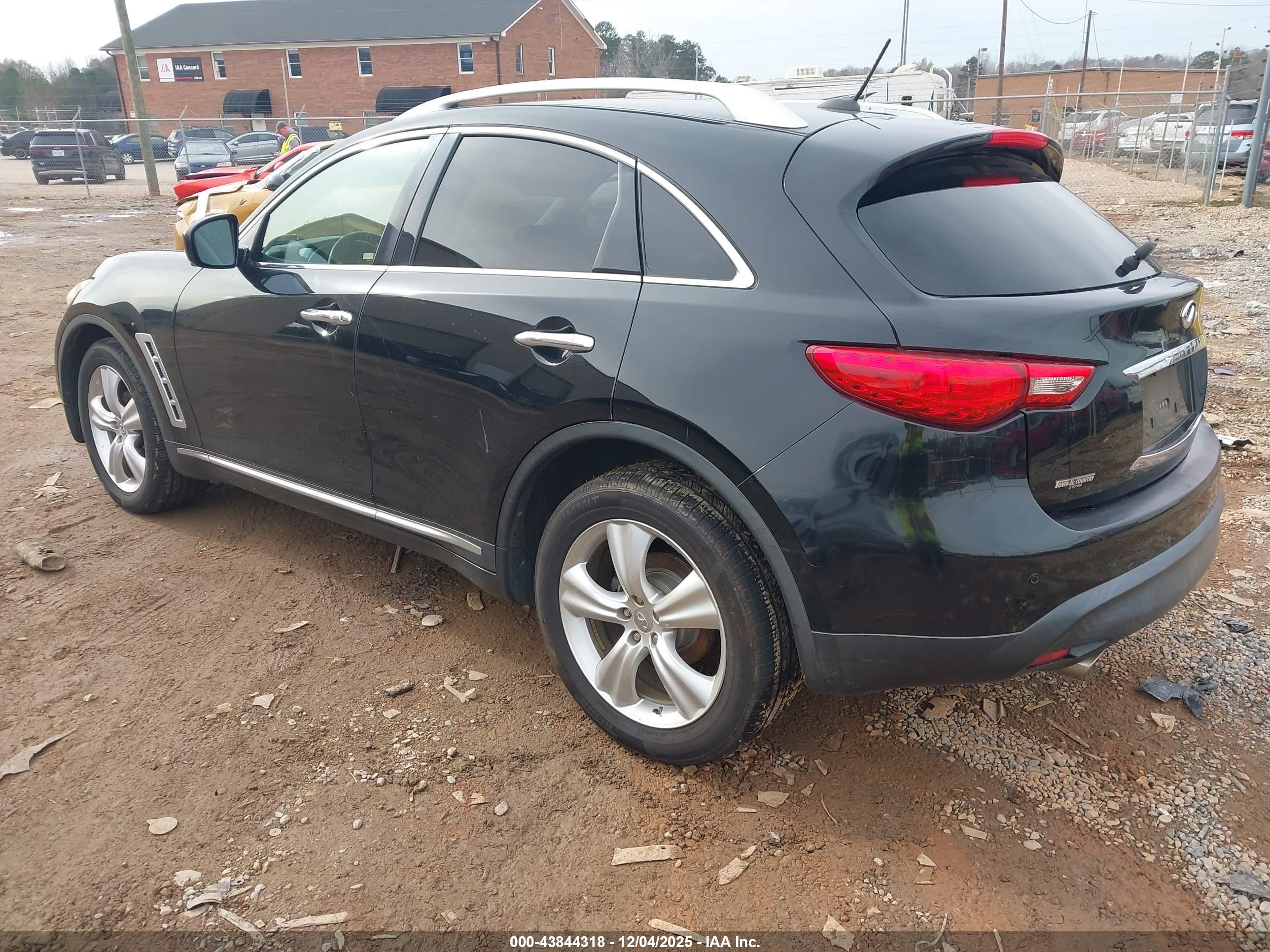 INFINITI FX35 image 3
